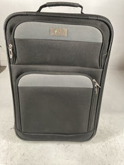 Lucinda 21 in Carry on Luggage U1