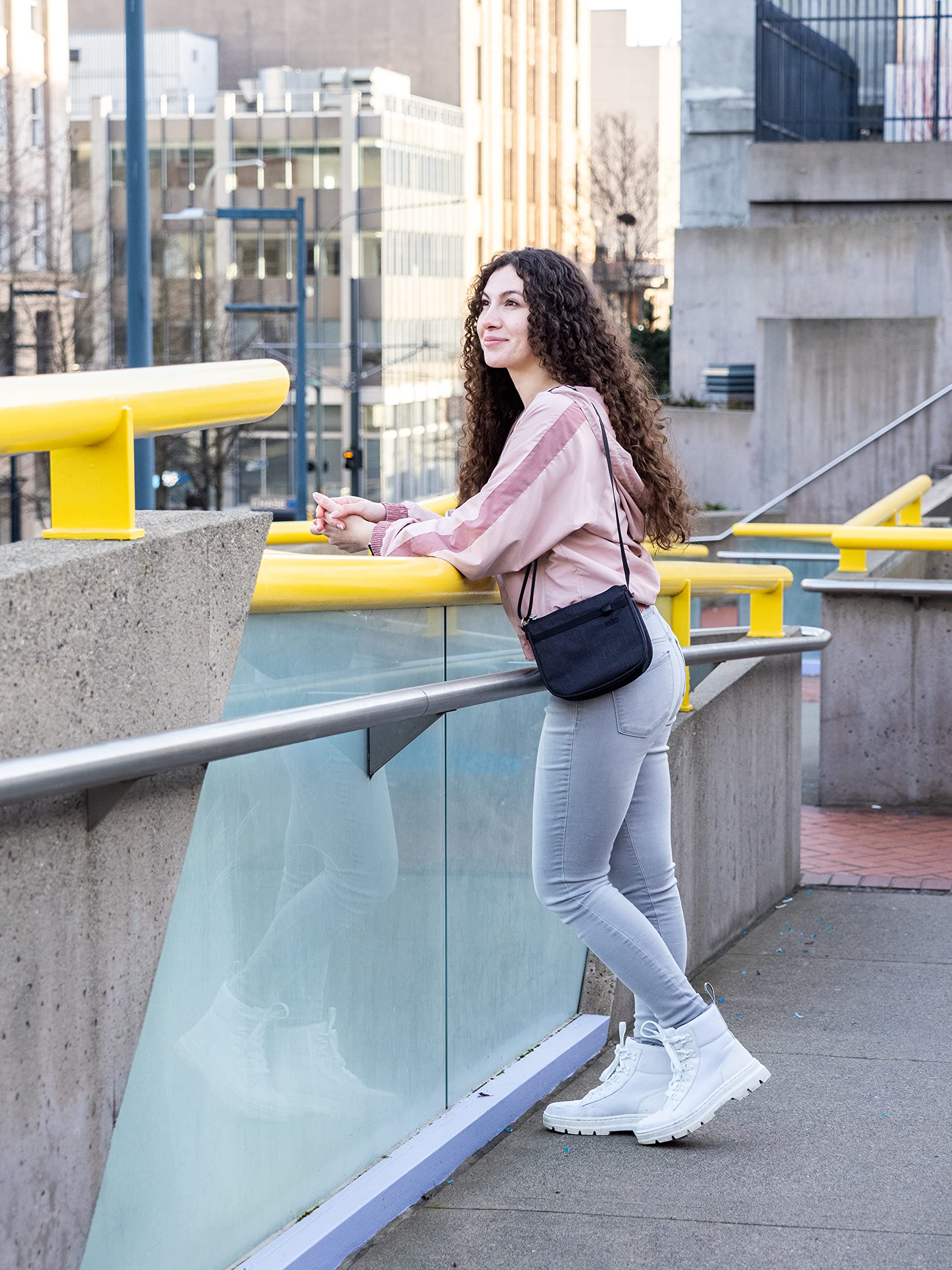 Haiku Lark ( Black in Bloom , One Size ) Black in Bloom One Size U1