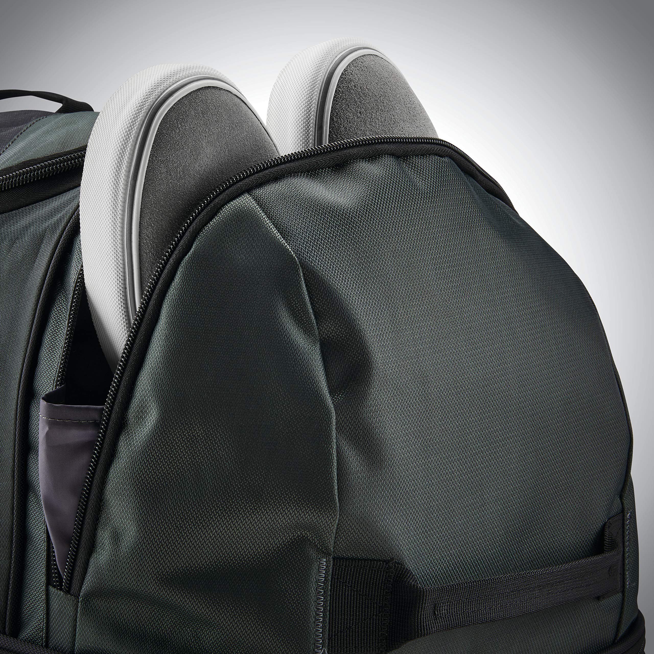 Samsonite Andante 2 Wheeled 22-Inch Duffle ( Moss Green/Black , 22-Inch ) Moss Green/Black 22 Inch U2