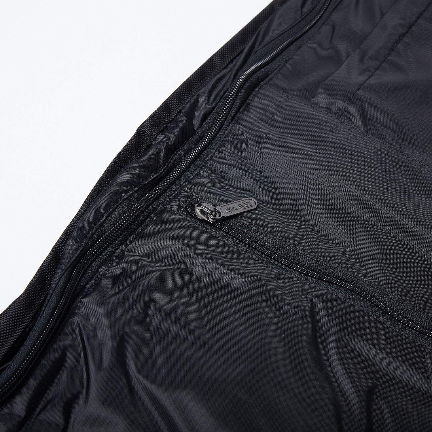 Genius Pack Tri-Fold Garment Bag ( Black ) Black  U1