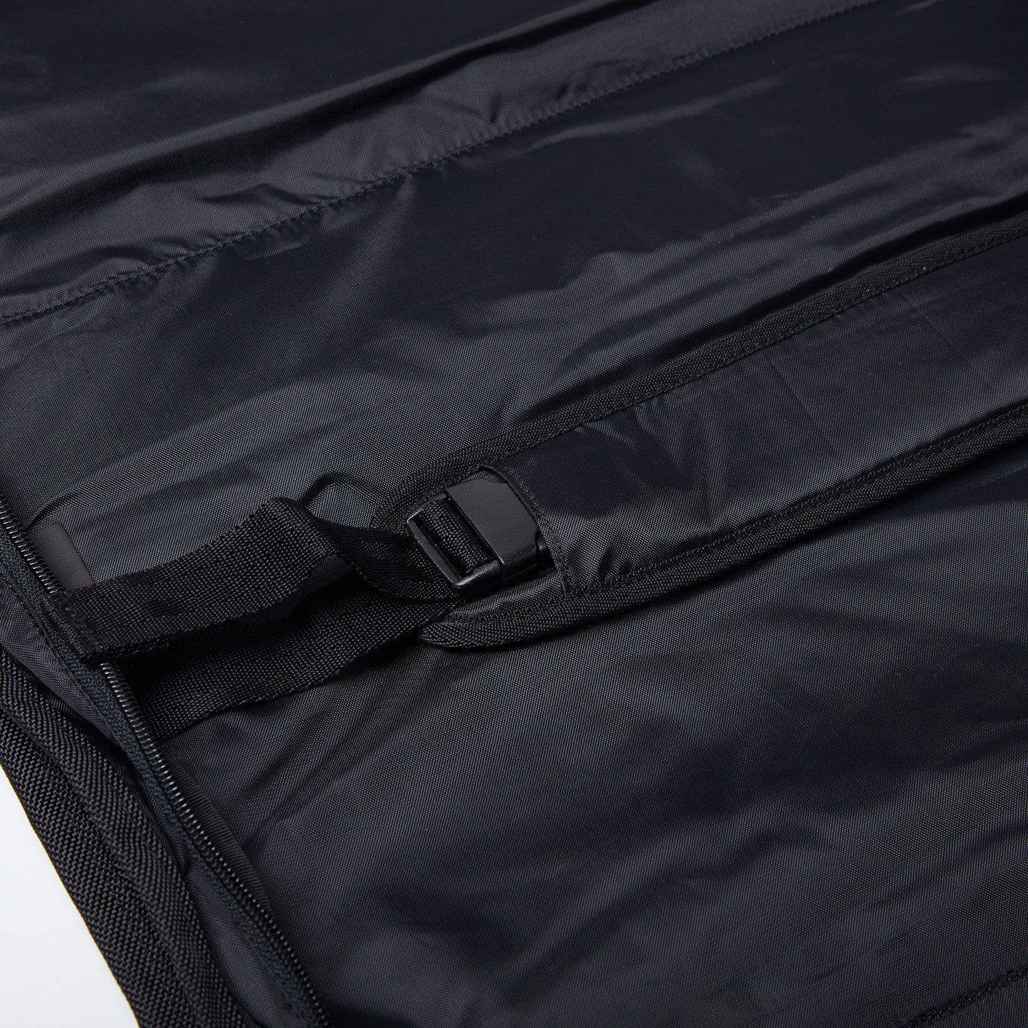 Genius Pack Tri-Fold Garment Bag ( Black ) Black  U1