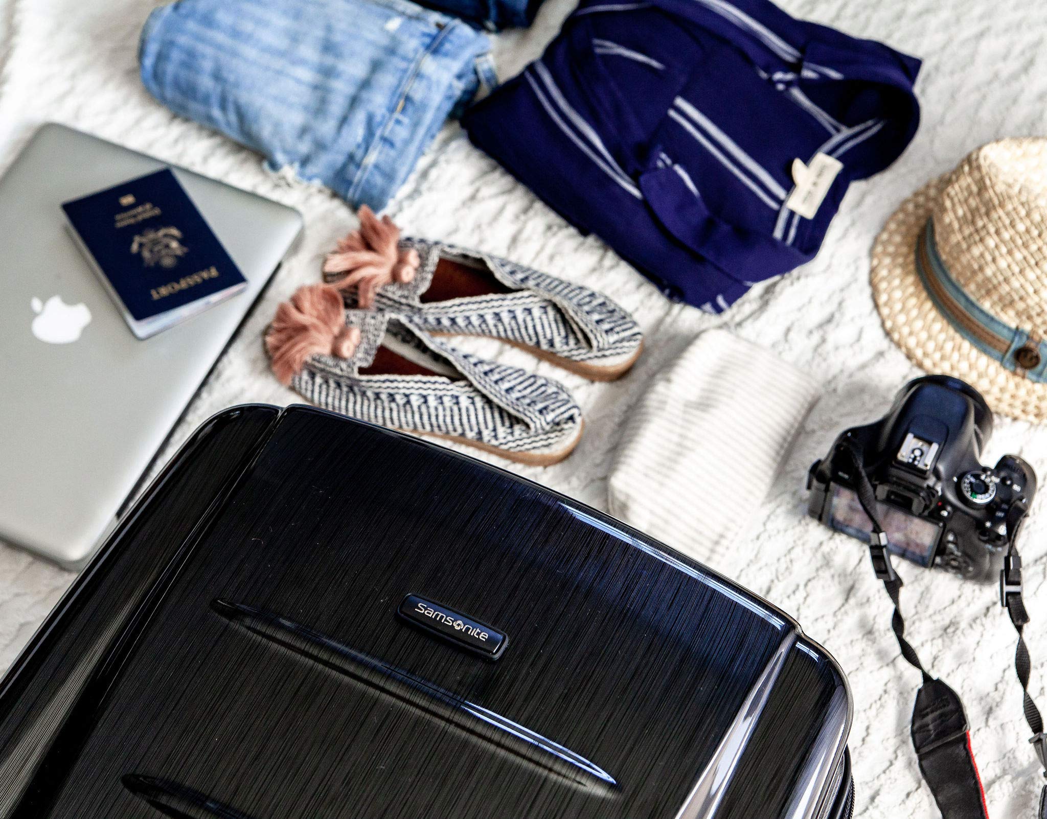 Samsonite Winfield 2 Hardside Luggage with Spinner Wheels U24