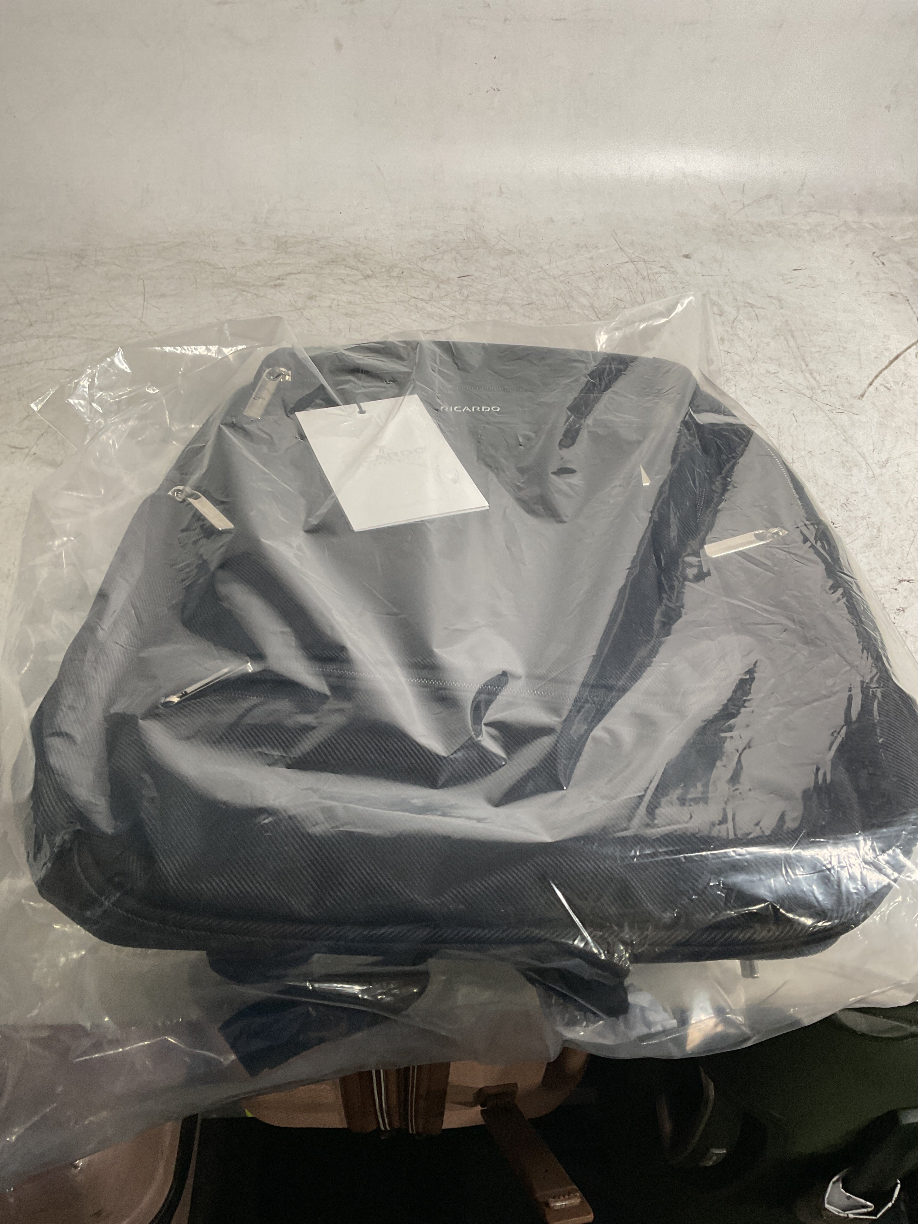 Ricardo Rodeo Drive 2.0 Convertible Fashion Tech Backpack Black 14-Inch Flat top Backpack U1