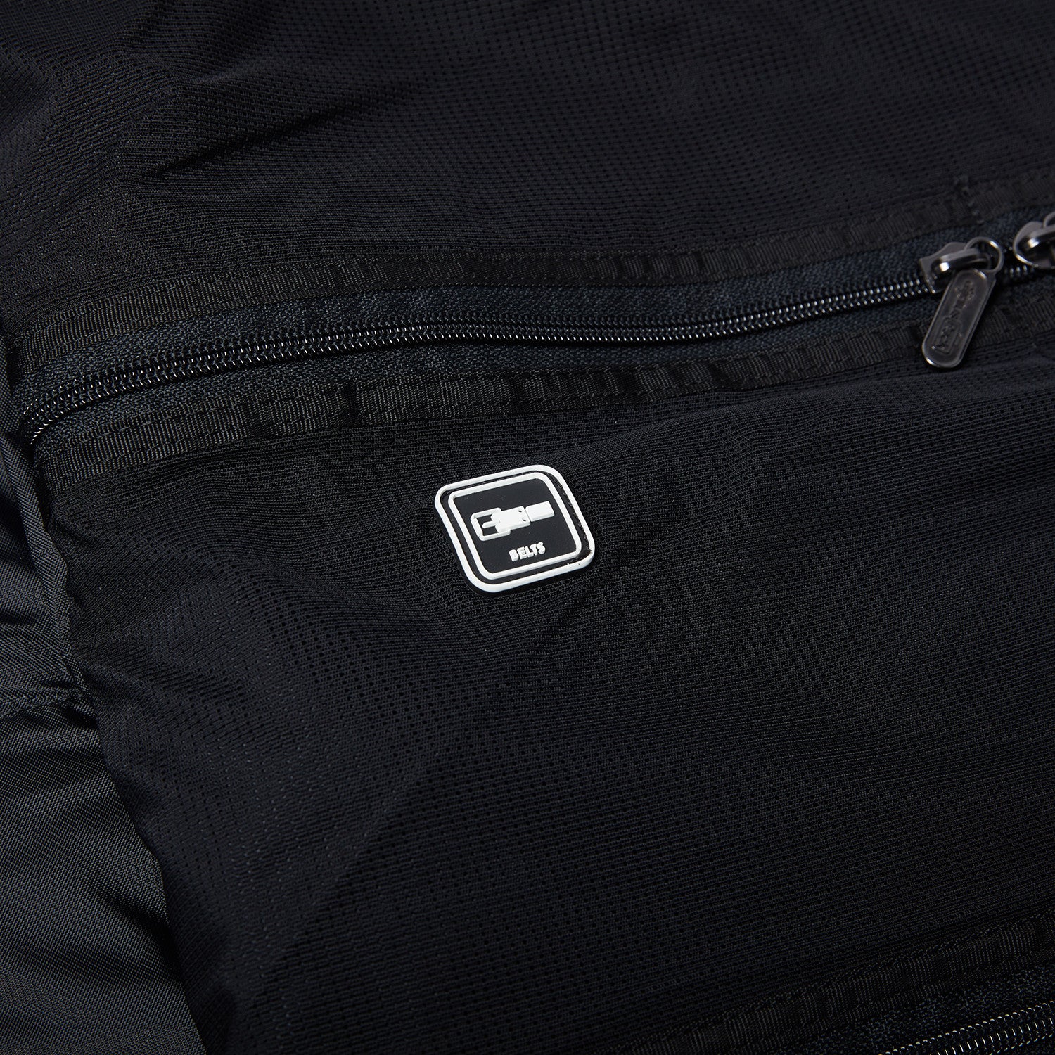 Genius Pack Tri-Fold Garment Bag ( Black ) Black  U1