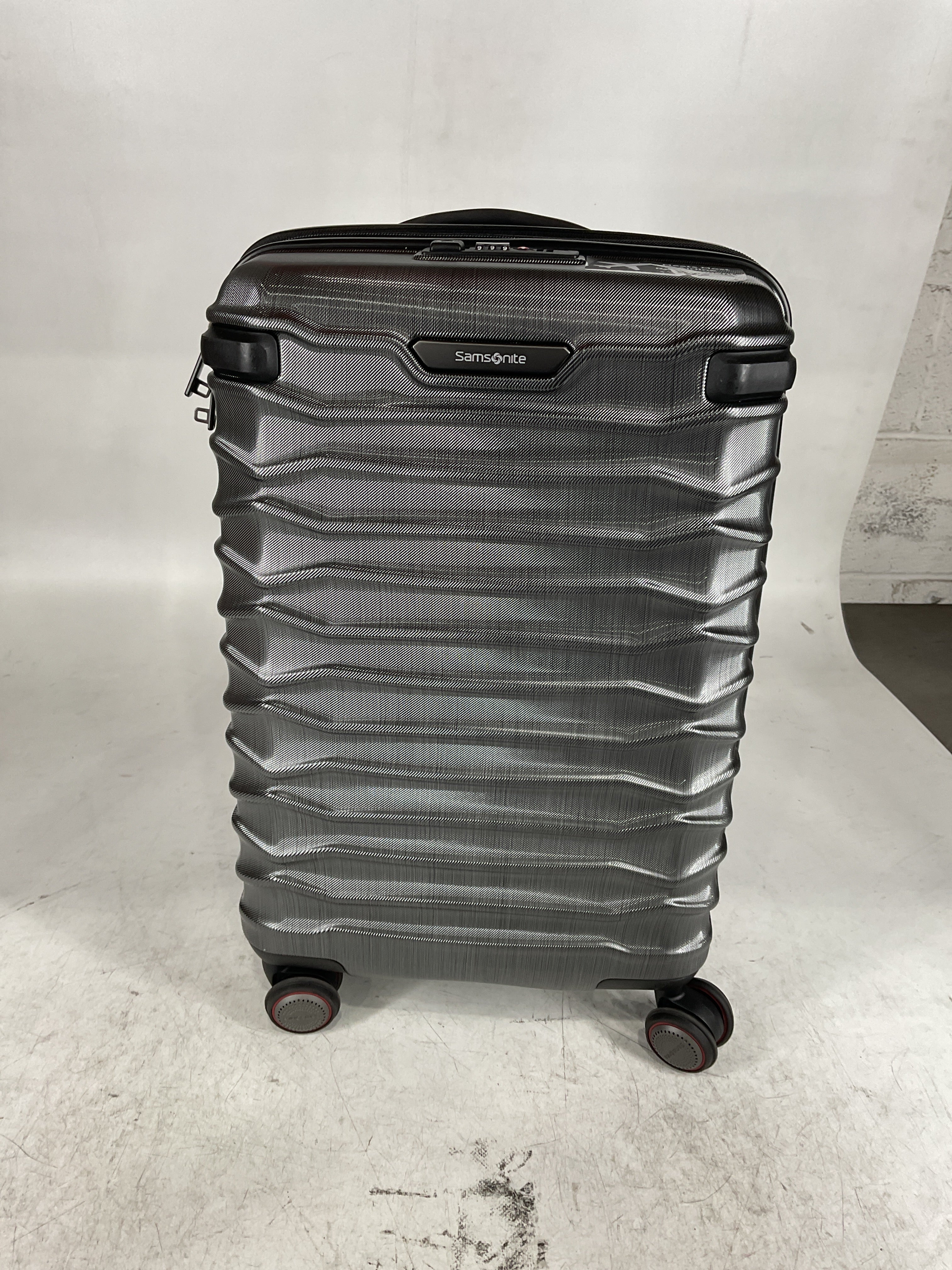 Samsonite Stryde 2 Hardside Expandable Luggage with Spinners, Stealth Black, Carry On U1