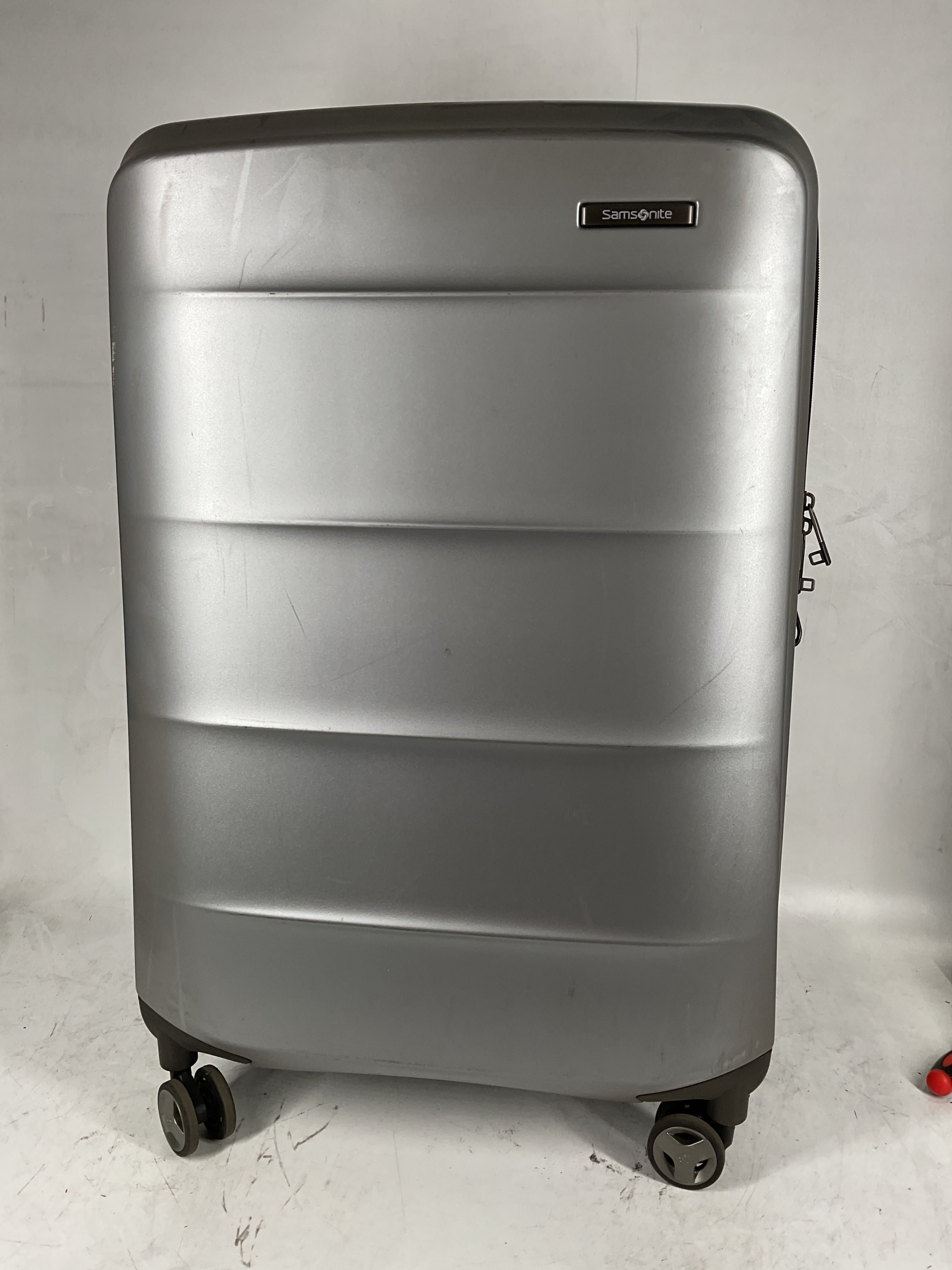 Samsonite Octiv Lightweight Hardshell 3-Piece Luggage Set (20/24/28) - Durable & Impact Resistant, 360° Aero Trac Spinner Wheels, Adjustable Telescopic Handle, Expandable, TSA Approved Lock - Silver Aluminum Silver 3-Piece Set (20/24/28) U1