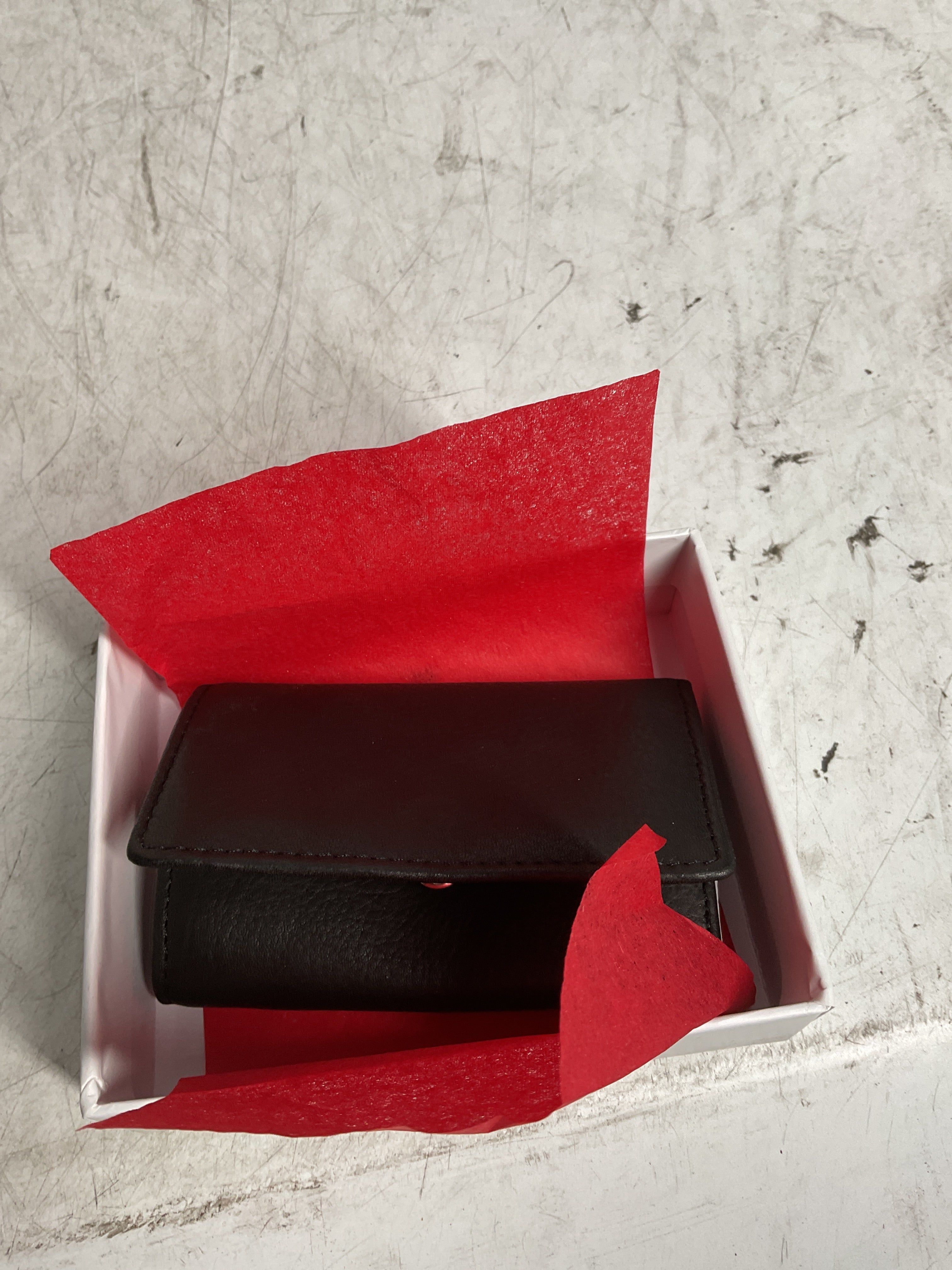 Cashmere Men's Six Hook Key Case Color: Black Black  U1