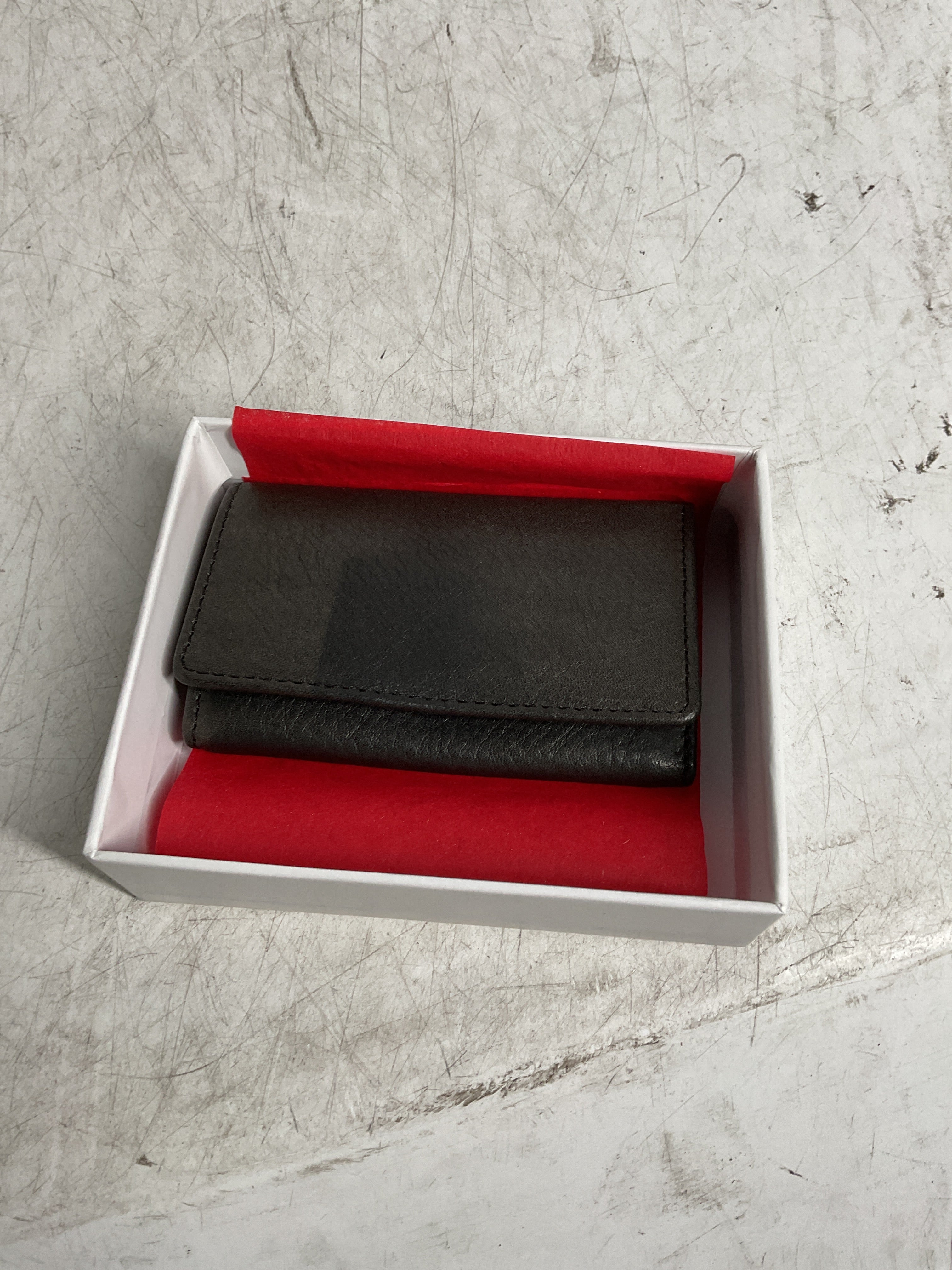 Cashmere Men's Six Hook Key Case Color: Black Black  U2