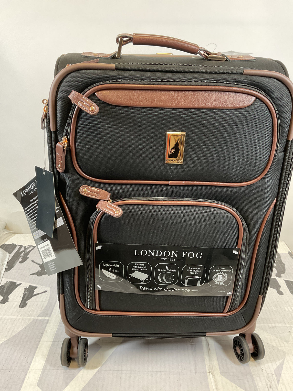 London Fog Nottingham 20 in Expandable Carry On U1