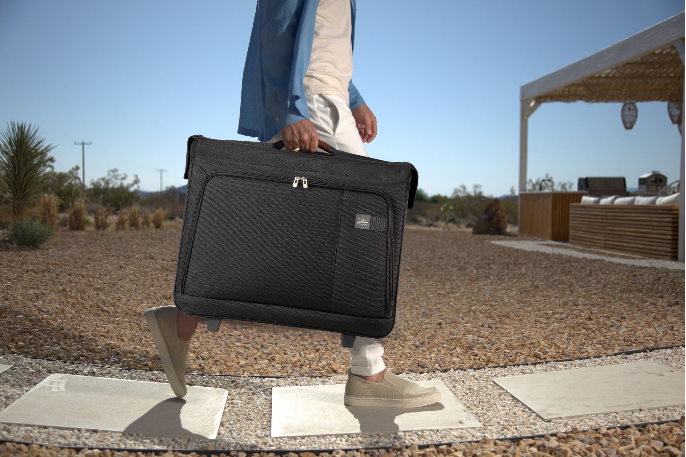 Skyway Sigma 7.0 Rolling Garment Bag – Wrinkle-Free Suit Bag with Wheels, Durable Travel Bag for Suits, Dresses & Garment Organization   U1