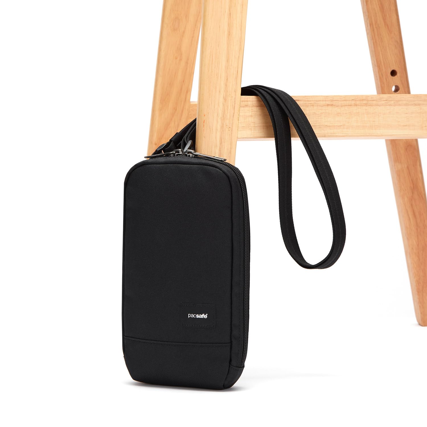 Pacsafe RFIDsafe Tech Crossbody ( Jet Black , One Size ) Jet Black One Size U1
