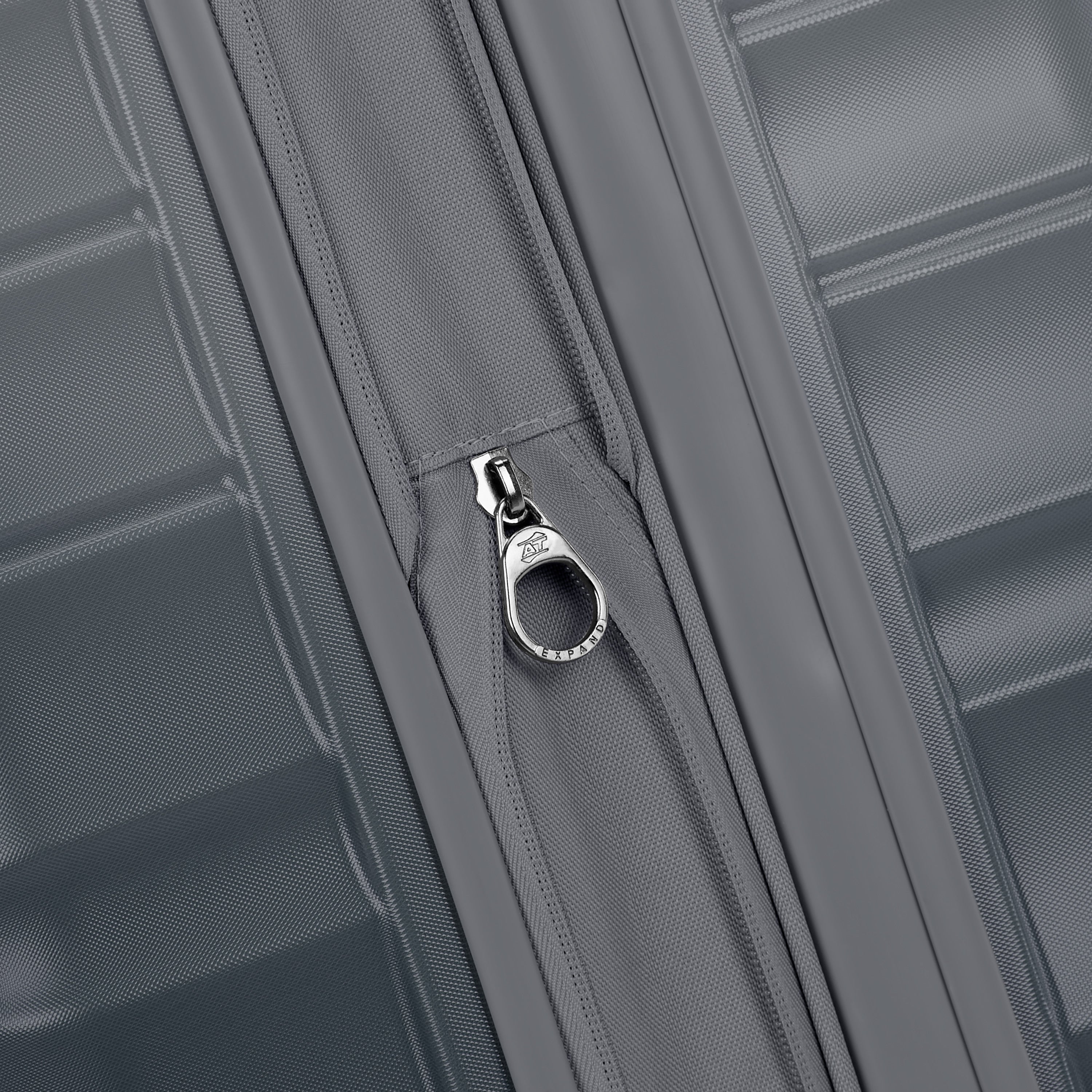 American Tourister Cascade Hardside Lightweight Spinner Luggage ( Graphite , 20-inch Spinner ) Graphite 20 Inch Spinner U3