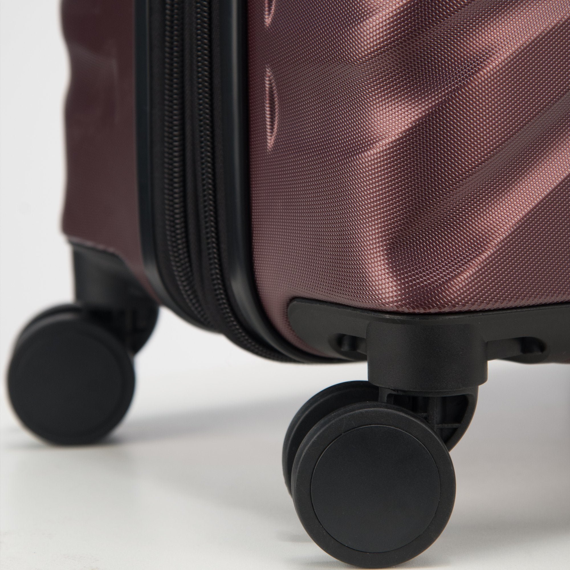 Delsey Alexis Lightweight Luggage Set 3 Piece, Double Wheel Hardshell Suitcases, Expandable Spinner Suitcase U2