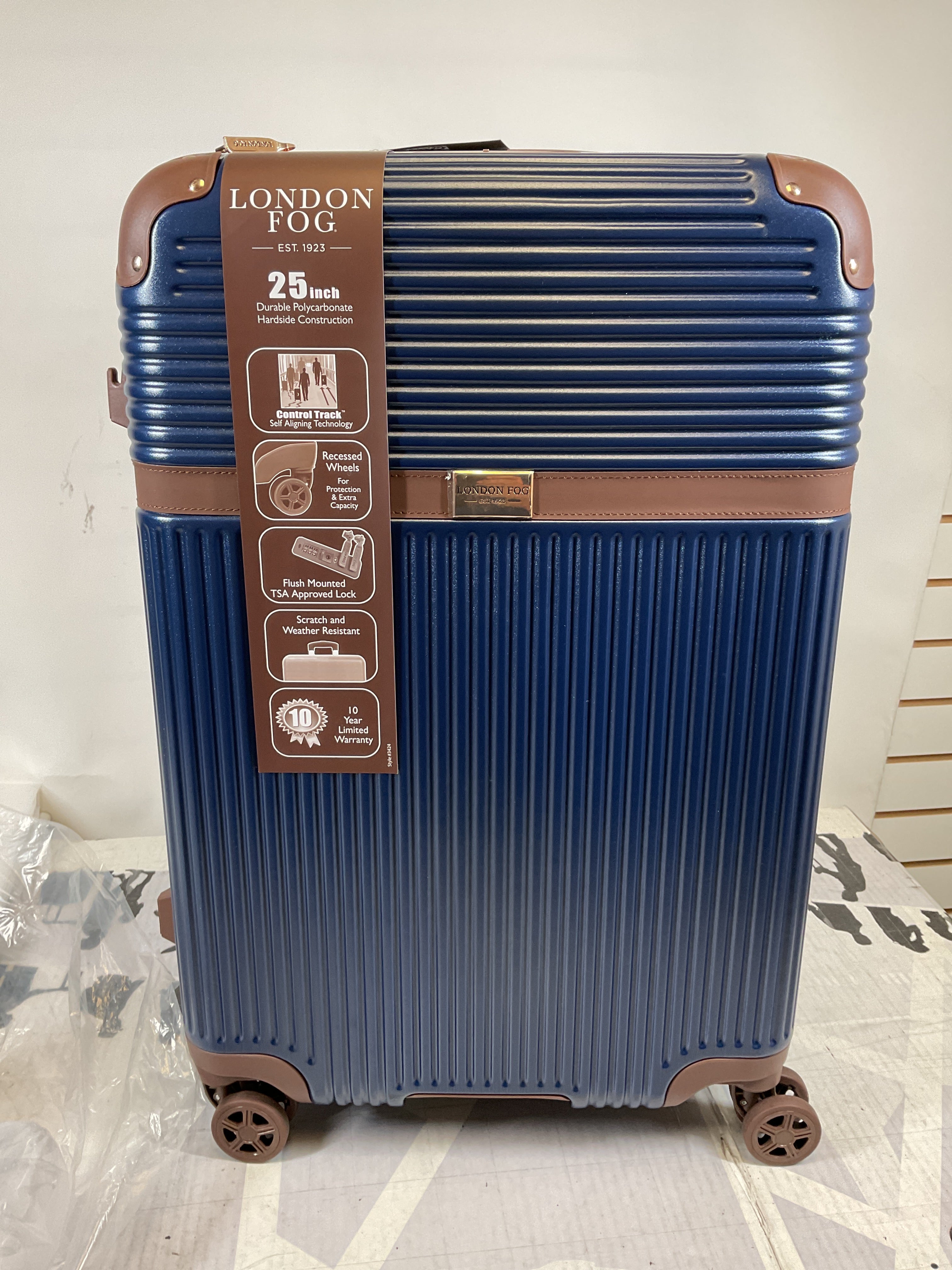 London Fog Brentwood IV 25" Expandable Spinner Hardside Suitcase, Midnight Blue Midnight Blue Medium U1