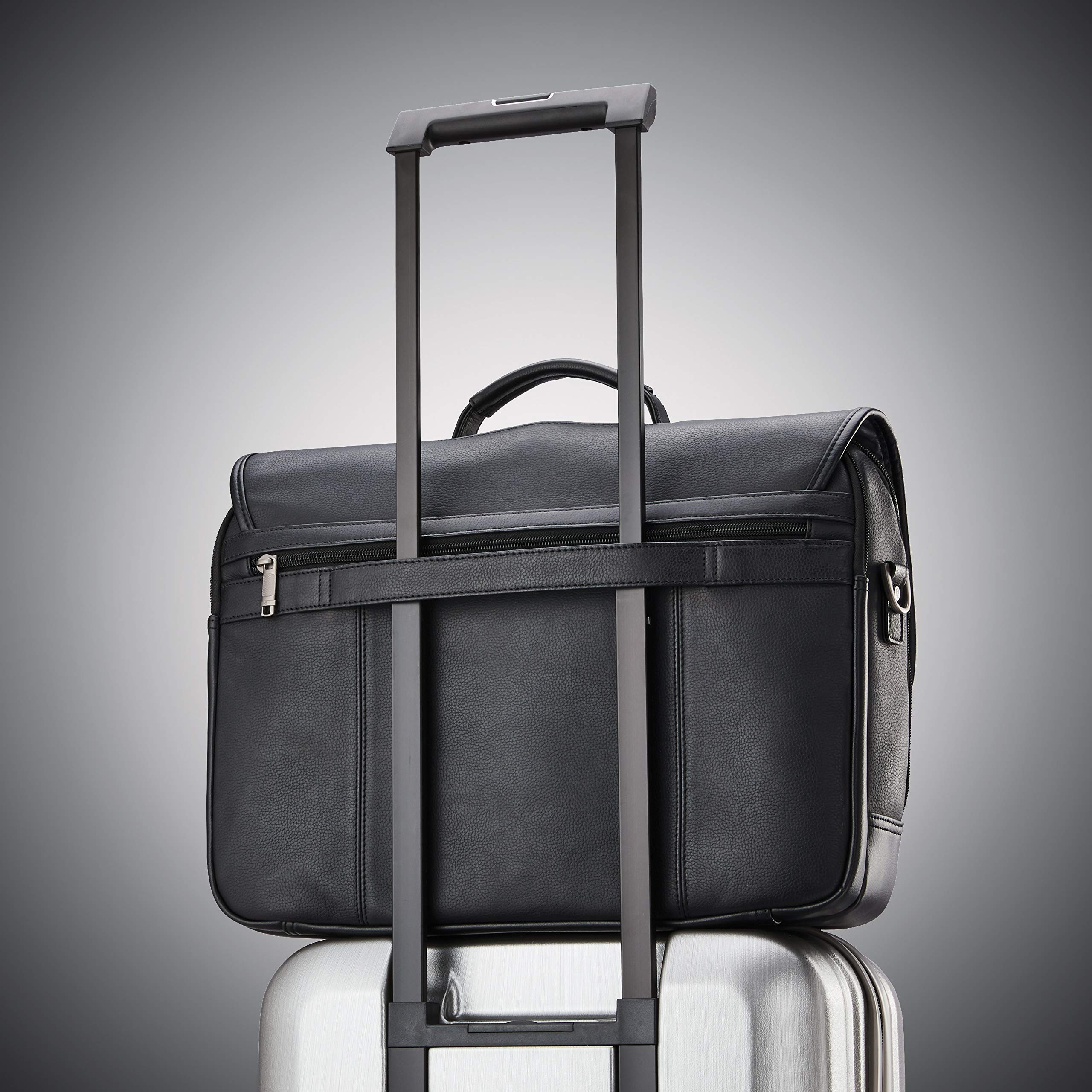 Samsonite Classic Leather Flapover ( Black , One Size ) Black One Size U4