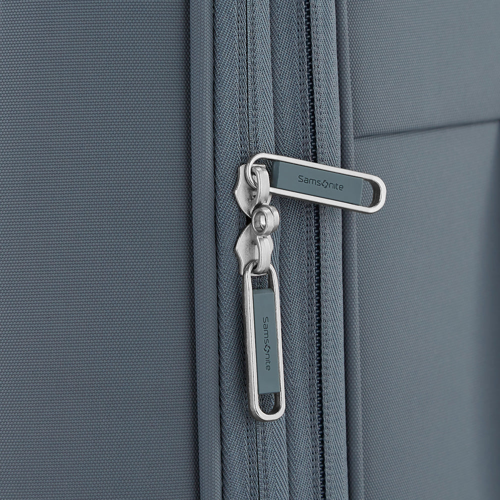 Samsonite Elevation Softside Carry-On Expandable Spinner ( Midnight Blue , One Size ) Midnight Blue One Size U1