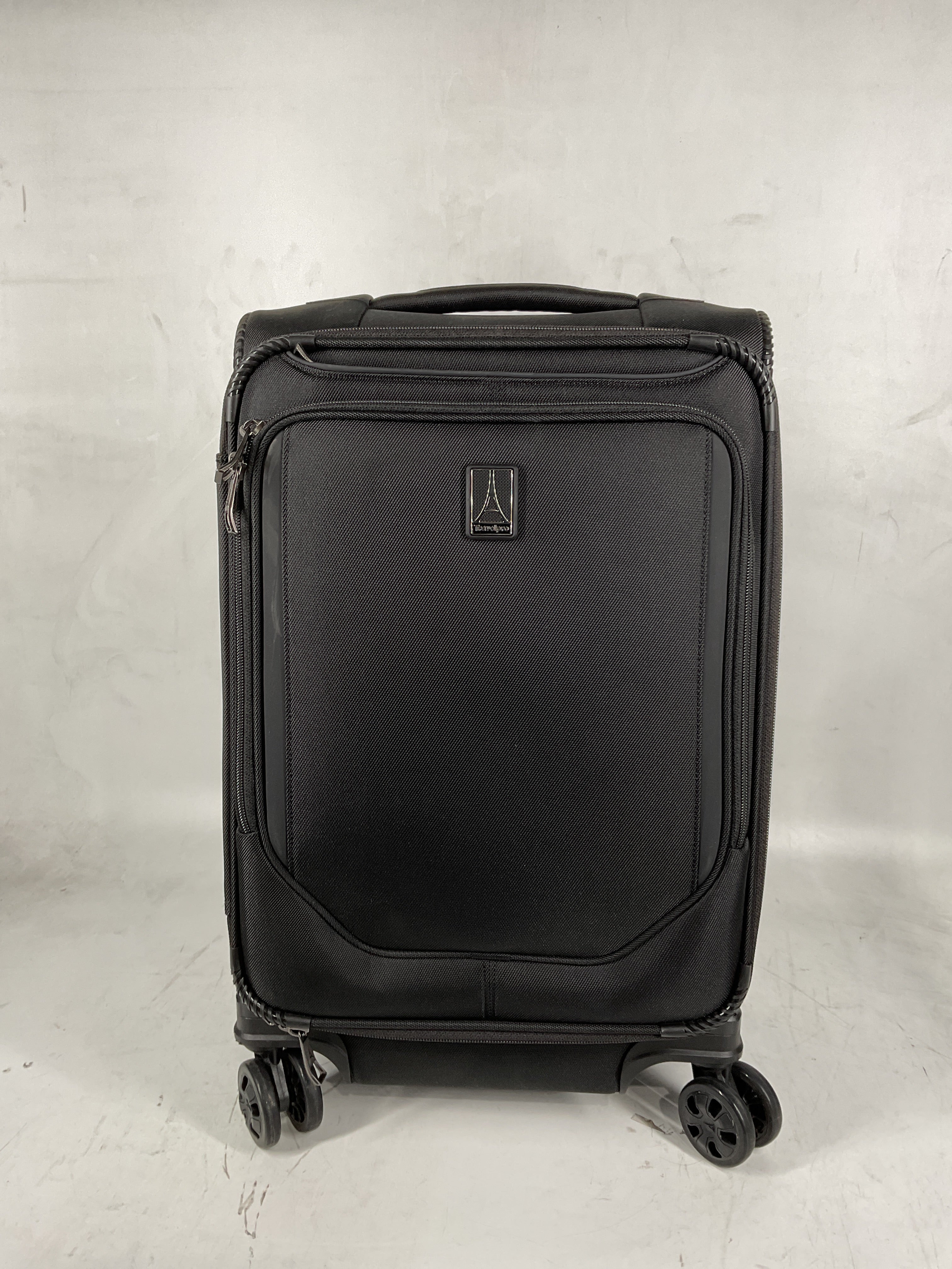 Travelpro Crew Classic Lightweight Softside Expandable Carry on Luggage, 8 Wheel Spinner Suitcase, Men and Women, Carry On 21-Inch, Black Black Carry On U1