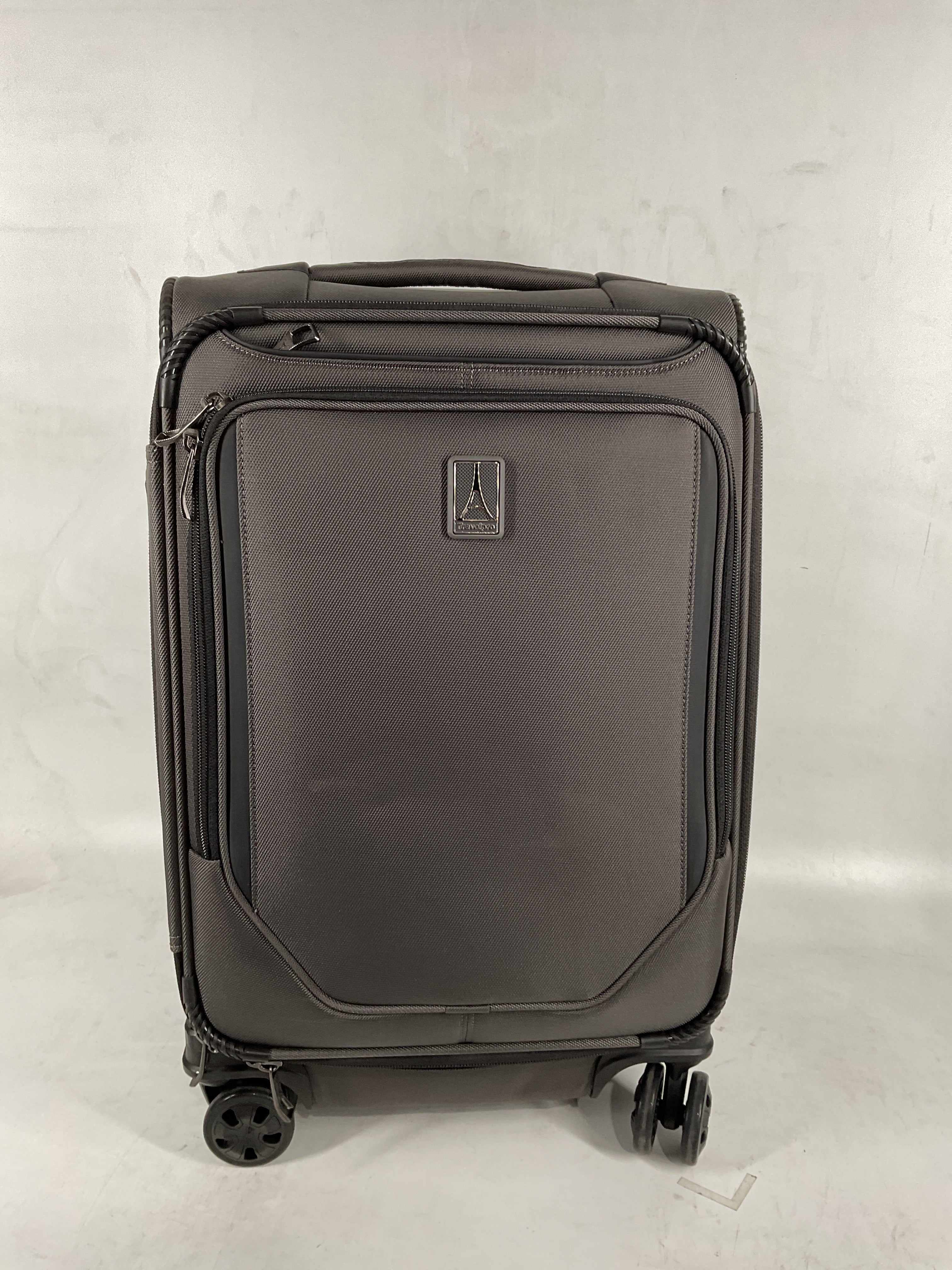 Travelpro Crew Classic Lightweight Softside Expandable Carry on Luggage, 8 Wheel Spinner Suitcase, Men and Women, Carry On 21-Inch, Titanium Grey Titanium Grey Carry On U3