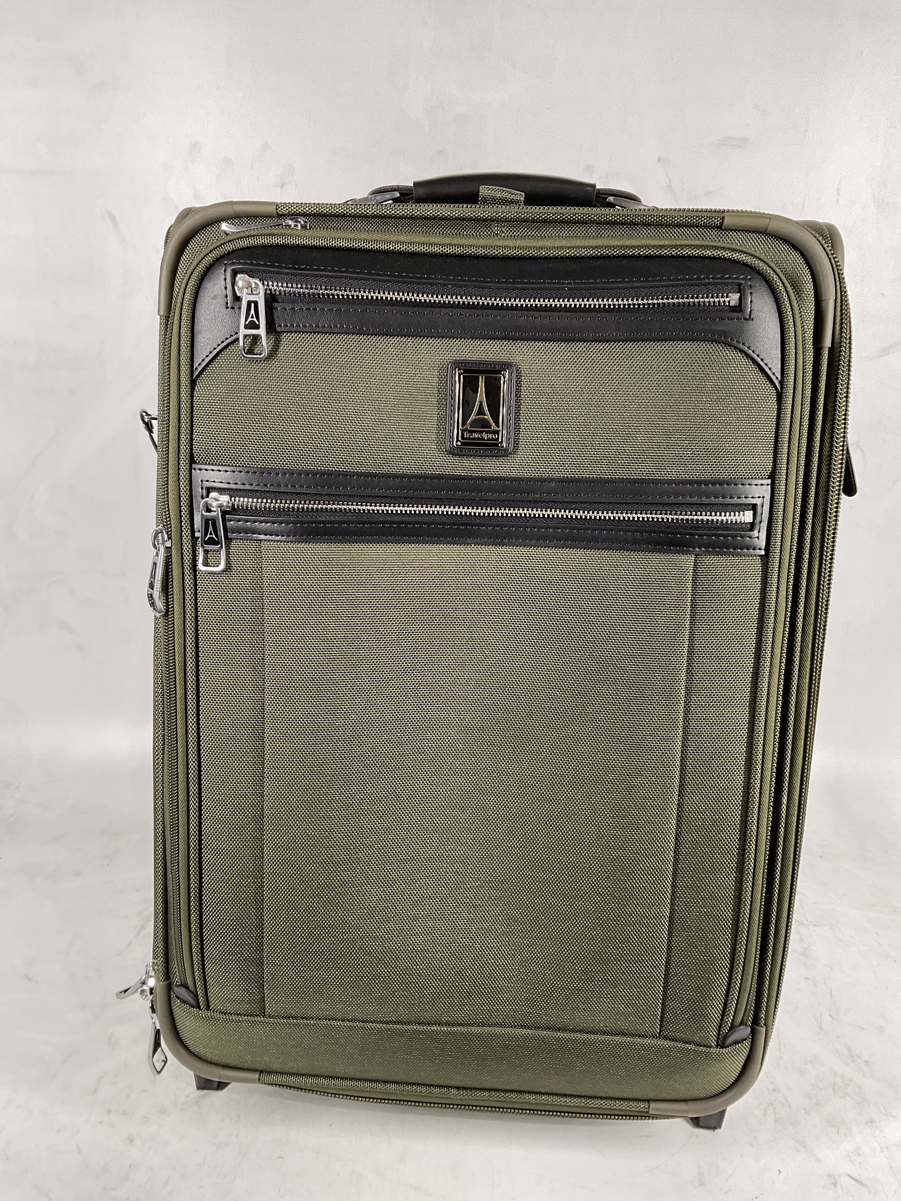 Travelpro Platinum Elite Softside Expandable Carry on Luggage, 2 Wheel Upright Suitcase, USB Port, Men and Women, Pilot Green, Carry On 22-Inch Pilot Green Carry-On 22-Inch U1