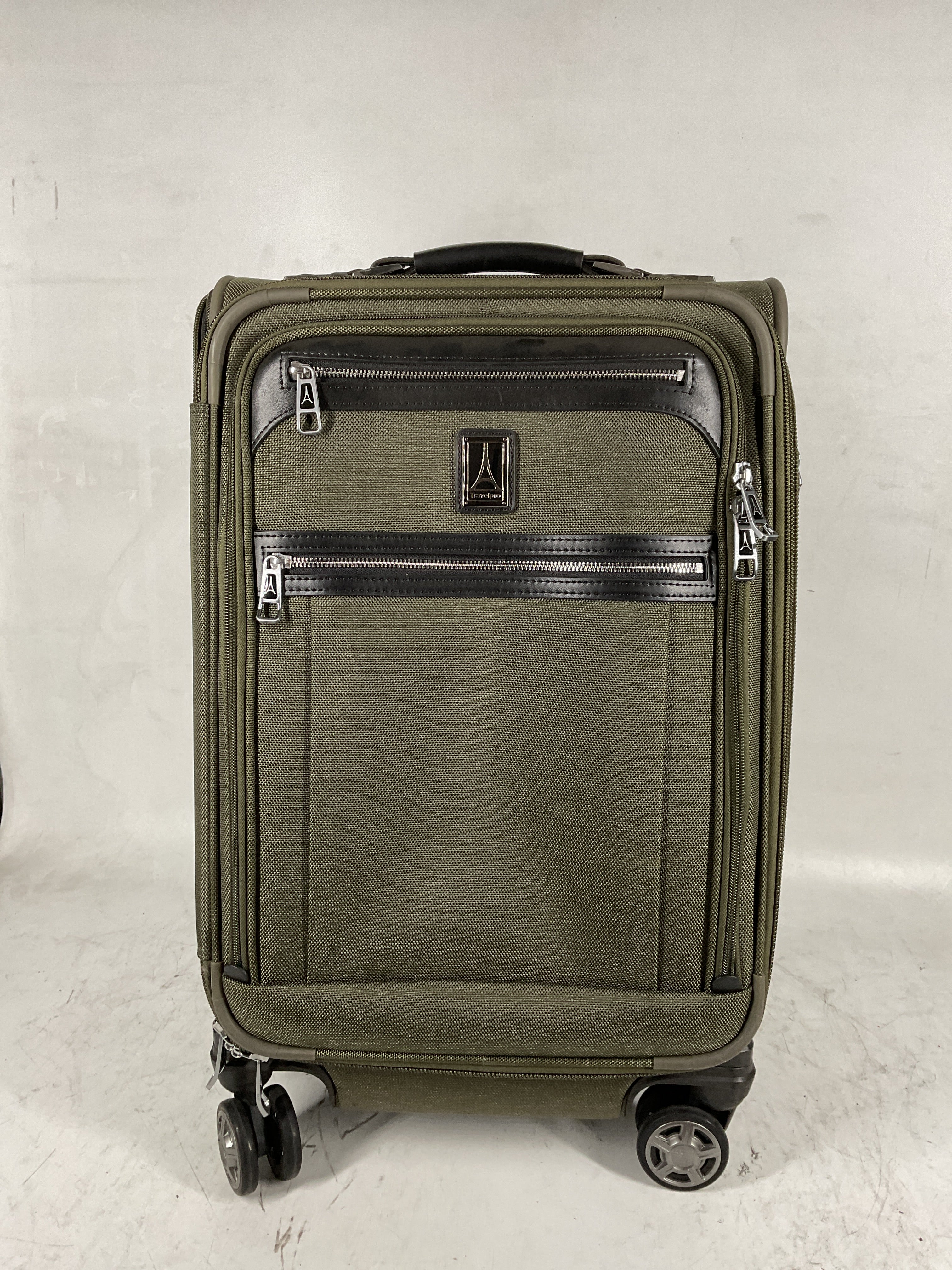 Travelpro Platinum Elite Softside Expandable Carry on Luggage, 8 Wheel Spinner Suitcase, USB Port, Suiter, Men and Women, Pilot Green, Carry On 21-Inch Pilot Green Carry-On 21-Inch U3