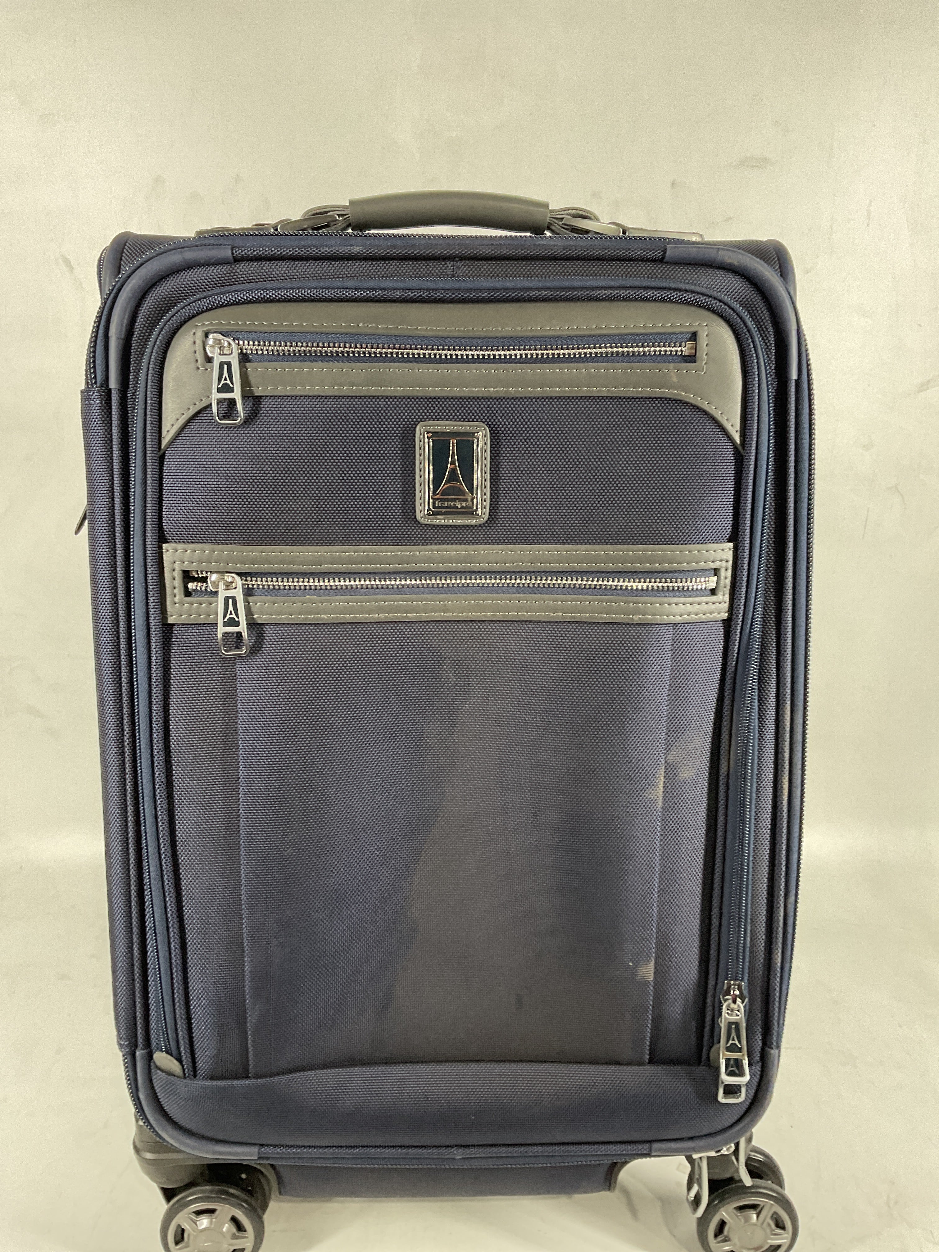 Travelpro Platinum Elite Softside Expandable Carry on Luggage, 8 Wheel Spinner Suitcase, USB Port, Suiter, Men and Women, Dark Blue, Carry On 21-Inch Dark Blue Carry-On 21-Inch U2