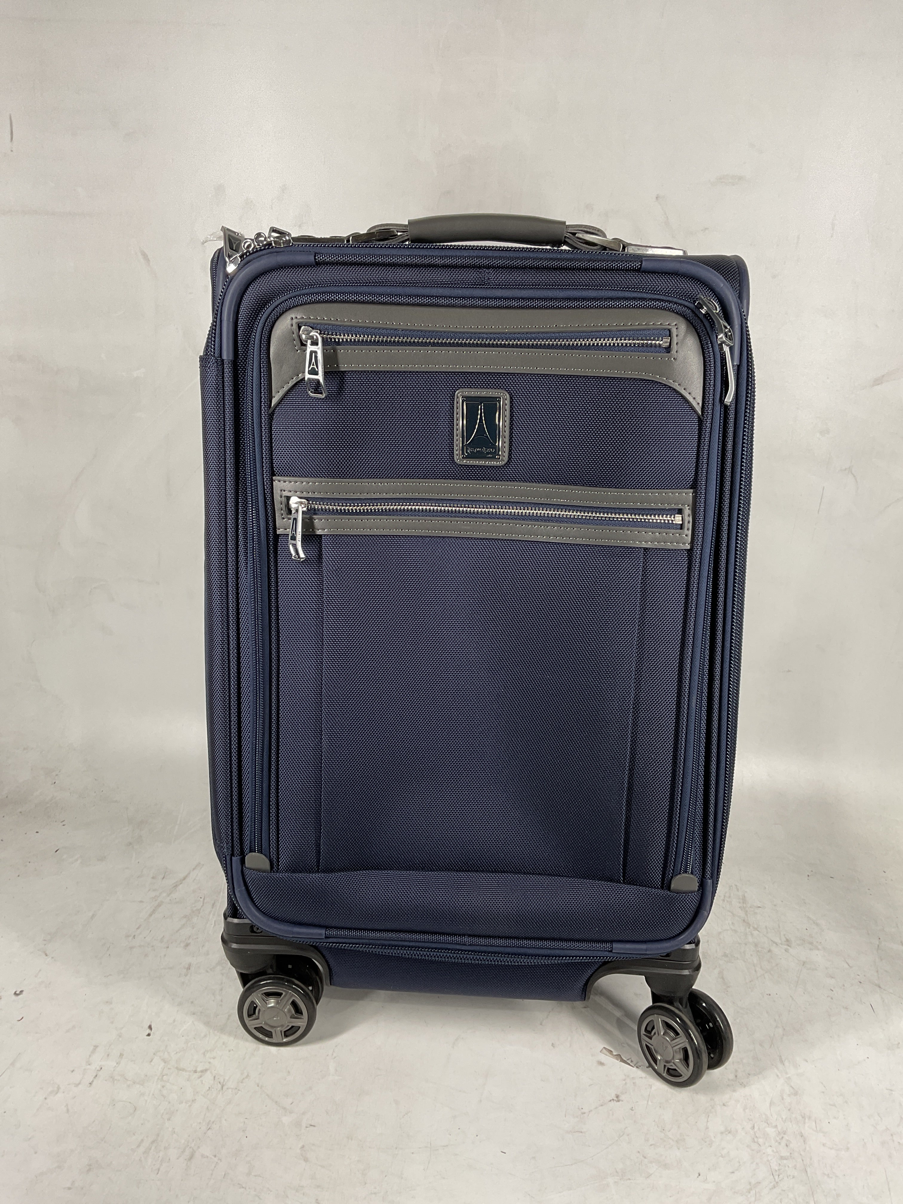 Travelpro Platinum Elite Softside Expandable Carry on Luggage, 8 Wheel Spinner Suitcase, USB Port, Suiter, Men and Women, Dark Blue, Carry On 21-Inch Dark Blue Carry-On 21-Inch U4