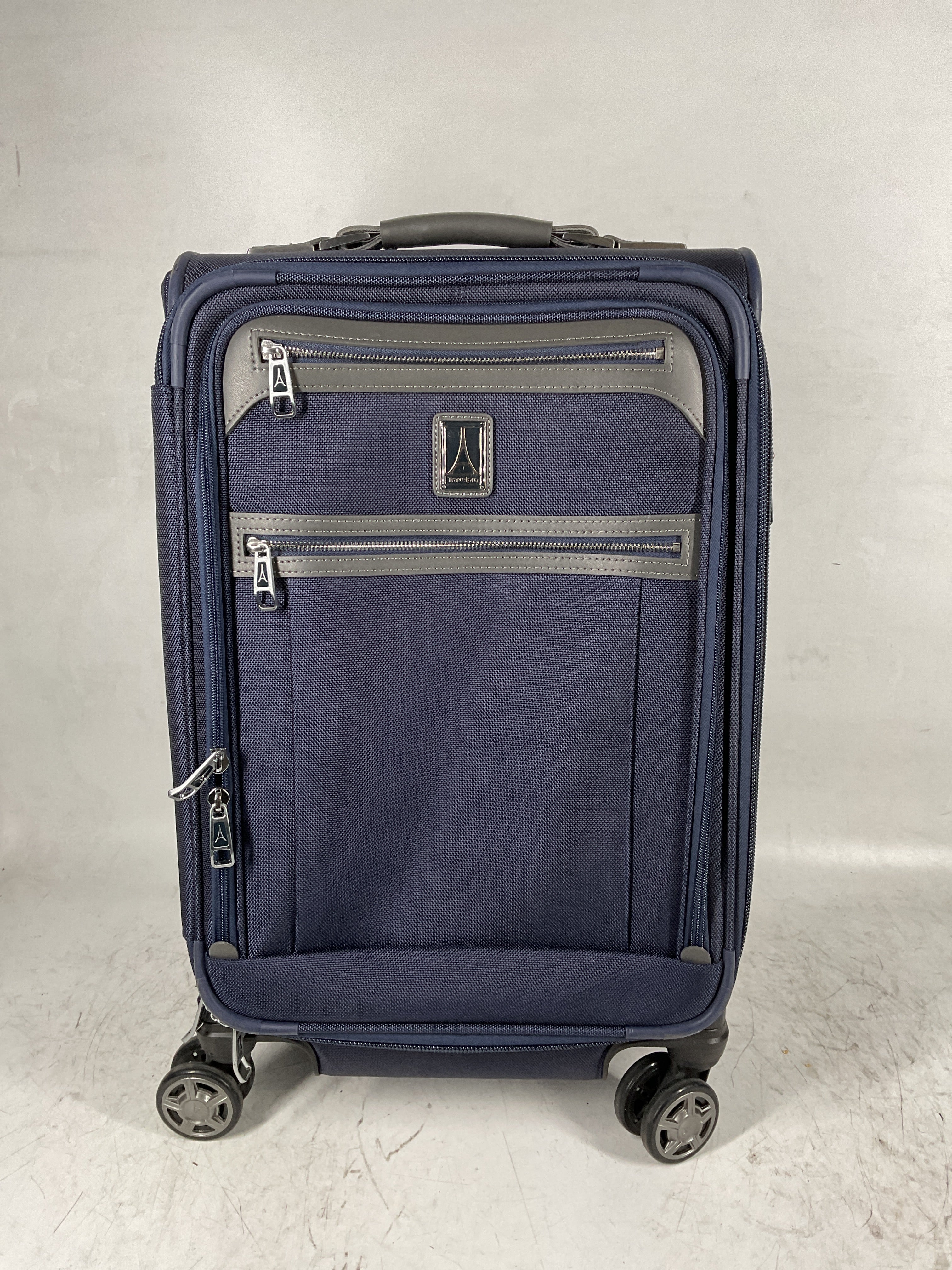 Travelpro Platinum Elite Softside Expandable Carry on Luggage, 8 Wheel Spinner Suitcase, USB Port, Suiter, Men and Women, Dark Blue, Carry On 21-Inch Dark Blue Carry-On 21-Inch U5