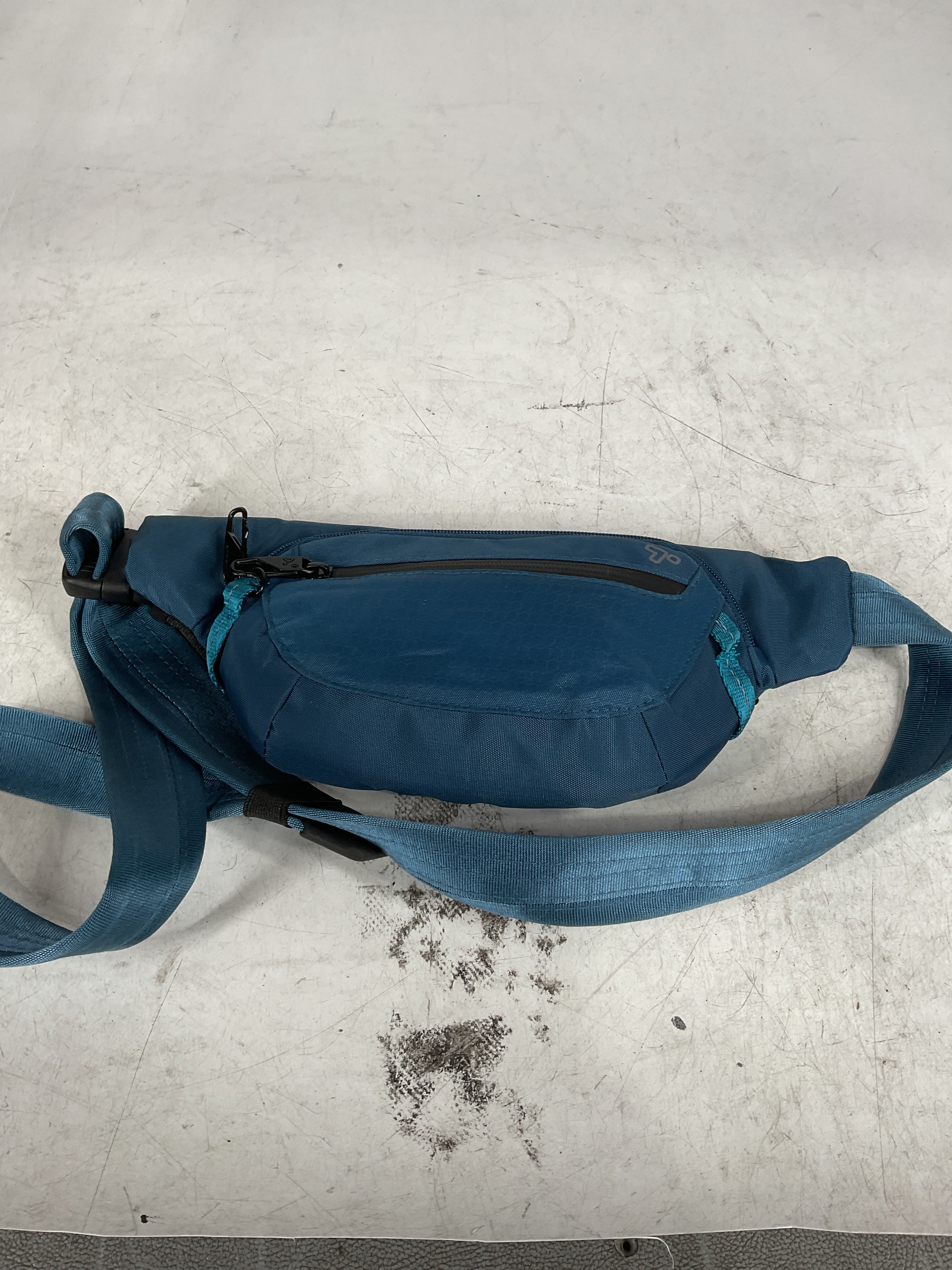 Travelon Anti-Theft Active Waist Pack, Teal, 9.5" W x 6" H x 2" D U1