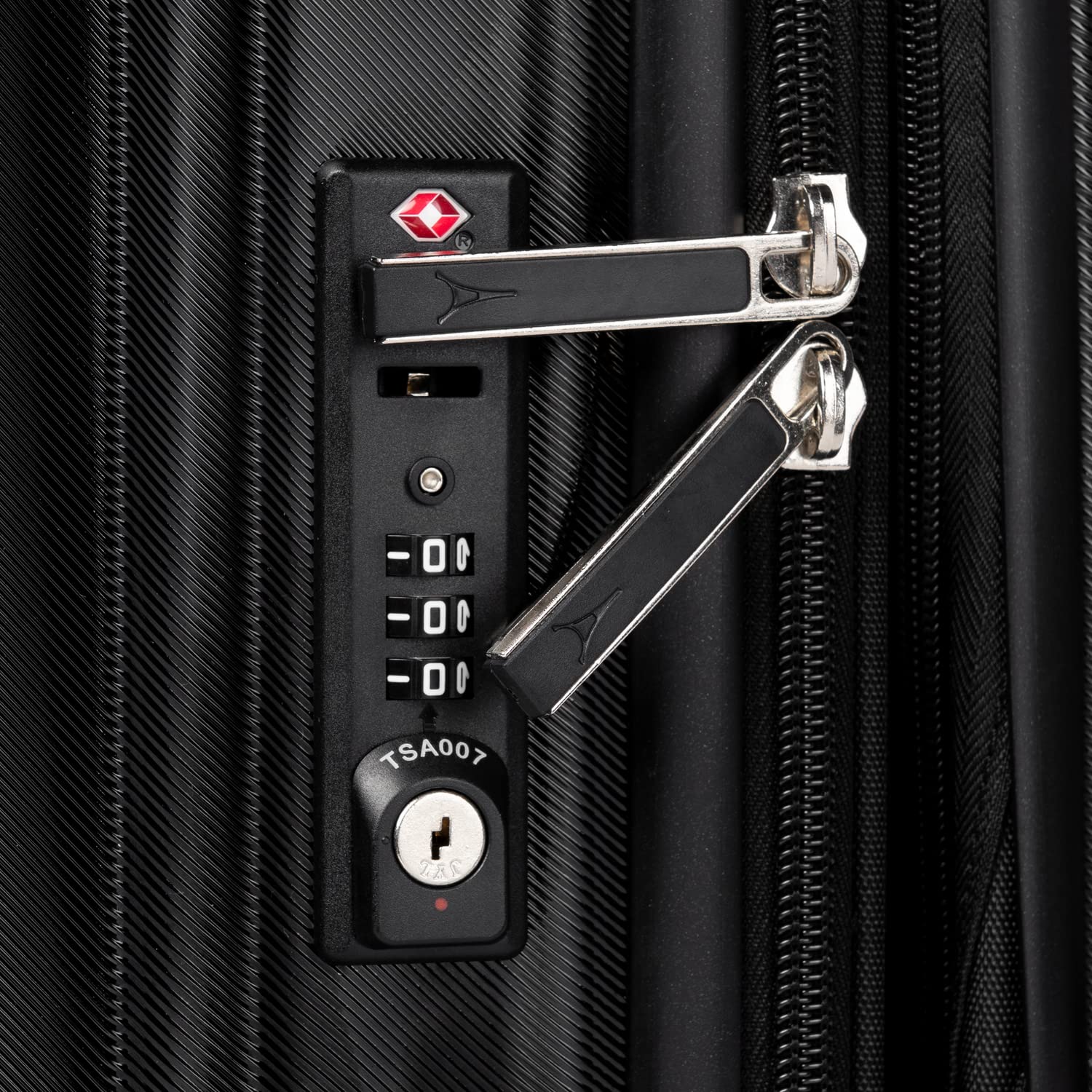 Travelpro Maxlite Air Hardside Expandable Luggage, 8 Spinner Wheels, Lightweight Hard Shell Polycarbonate U8