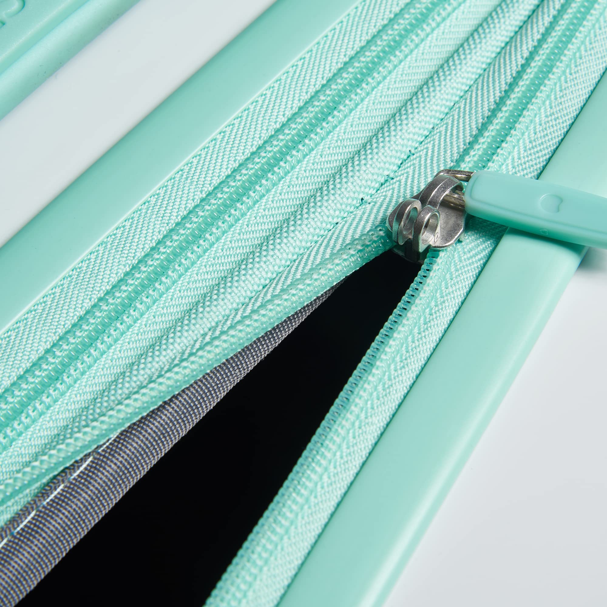 Delsey Paris Christine Hardside Expandable Luggage with Spinner Wheels ( White with Teal Trim , Checked-Large 28 Inch ) White with Teal Trim Checked Large 28 Inch U5