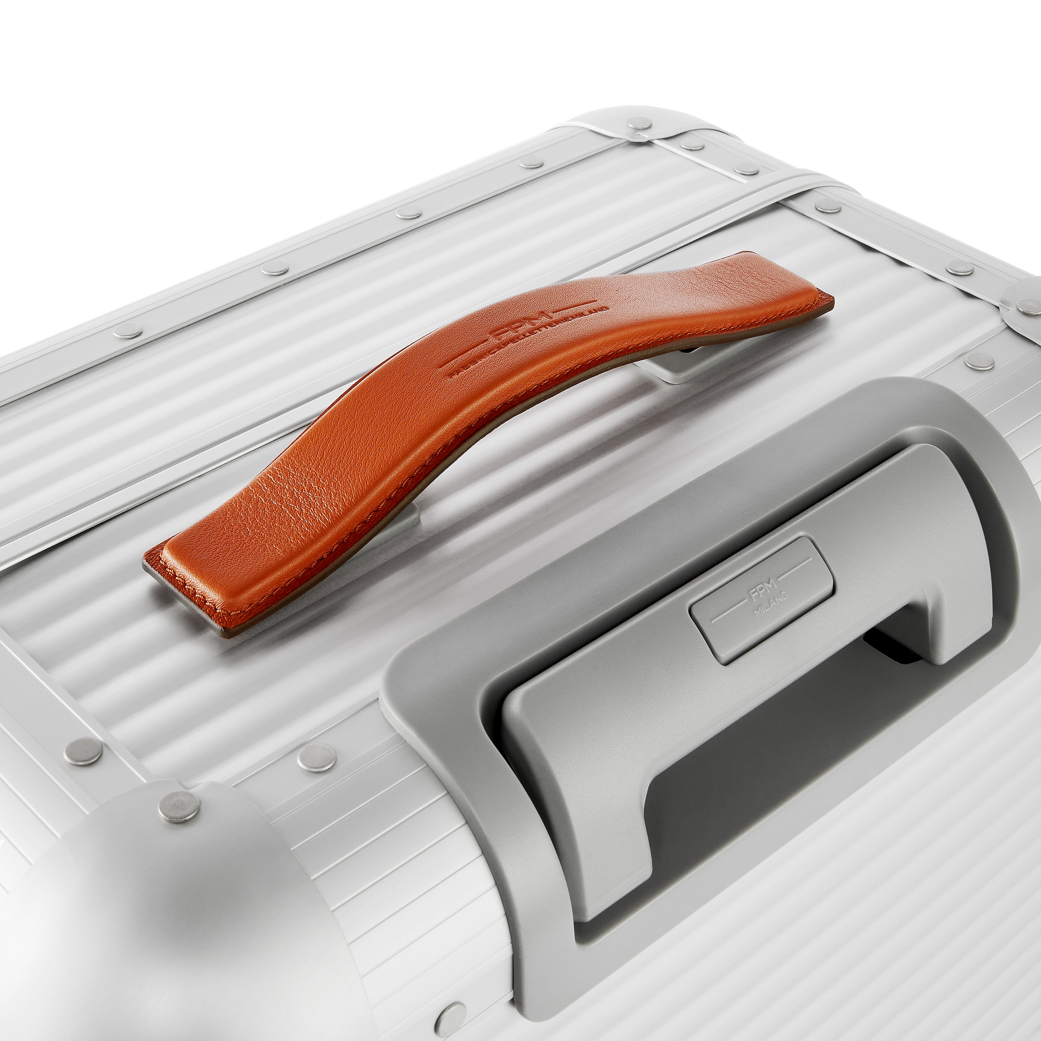 FPM Milano Bank Spinner, Durable and Luxurious Luggage Made in Italy, 4-wheel Spinner for Smooth Travel, Integrated TSA Lock, Fine Leather Straps  ( Moonlight Silver , Carry-On 55M ) Moonlight Silver Carry On 55 M U1