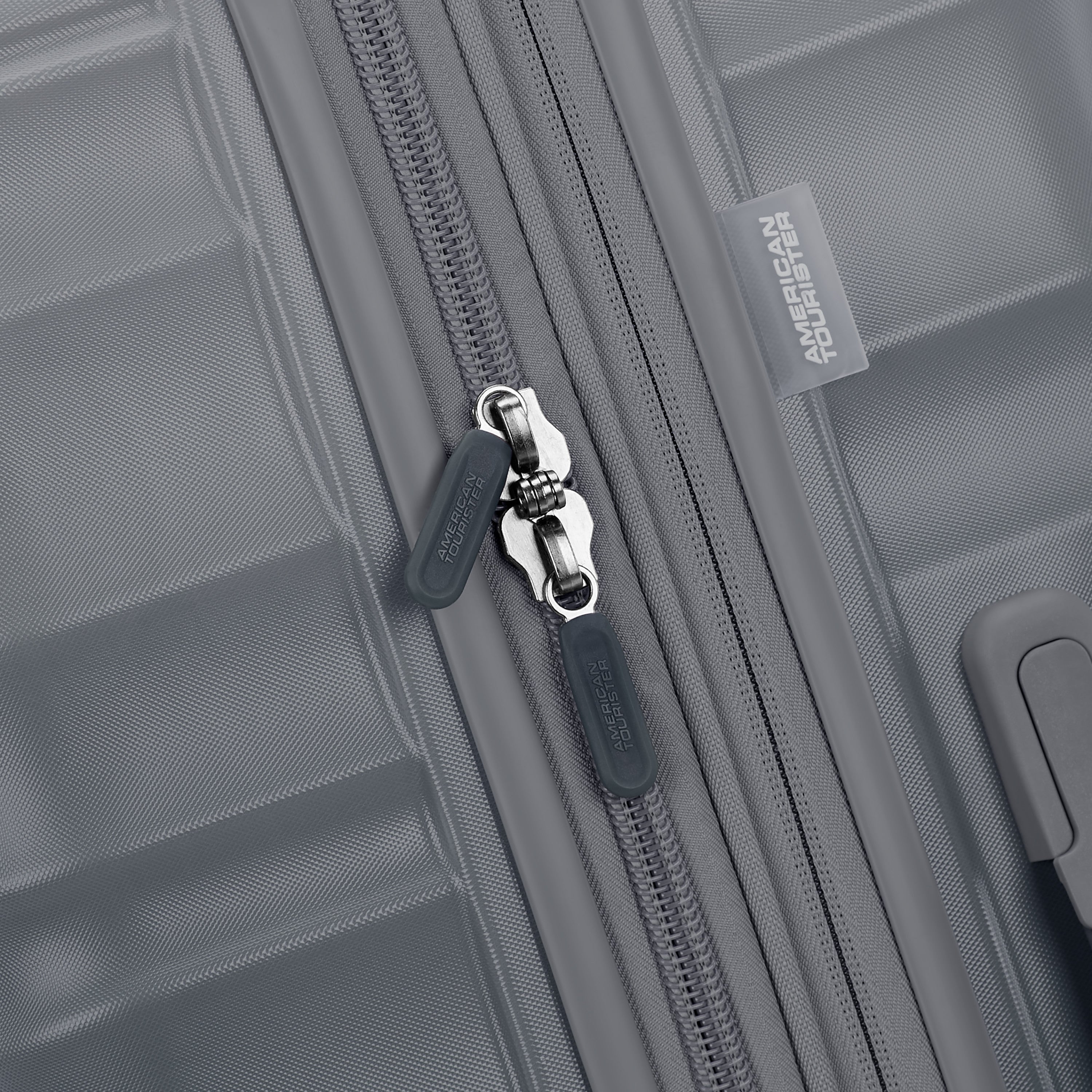 American Tourister Cascade Hardside Lightweight Spinner Luggage ( Graphite , 20-inch Spinner ) Graphite 20 Inch Spinner U3