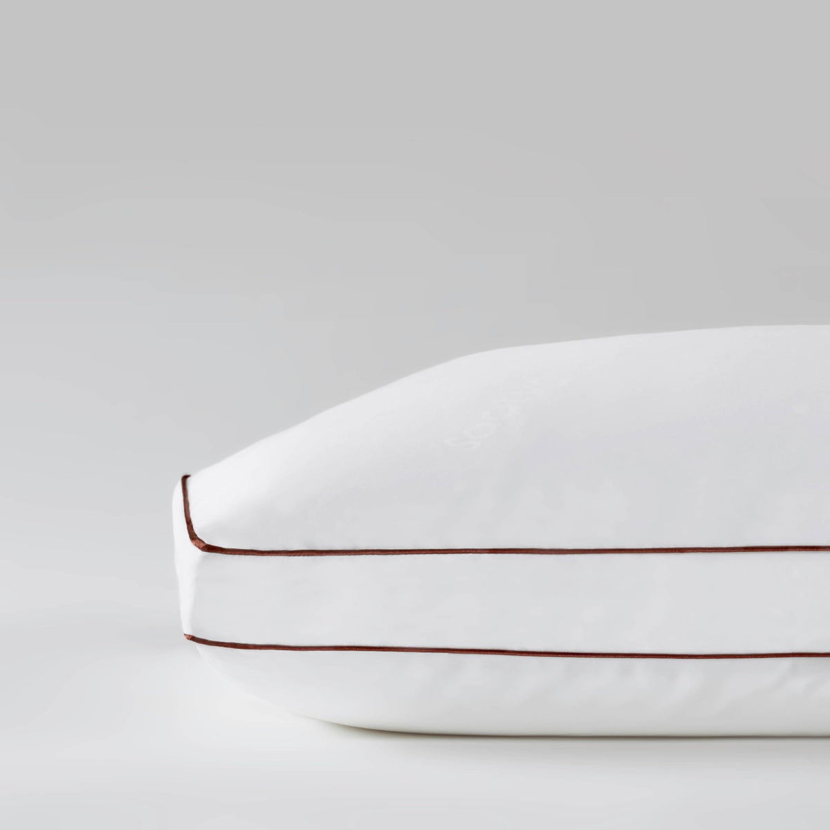 Saatva Latex Pillow - Standard Loft (4" - 5") - Hypoallergenic Pillow with Shredded Latex Core - Breathable - Machine Washable Organic Cotton Cover - King (34"x18") 1 Pack White King (Pack of 1) U2
