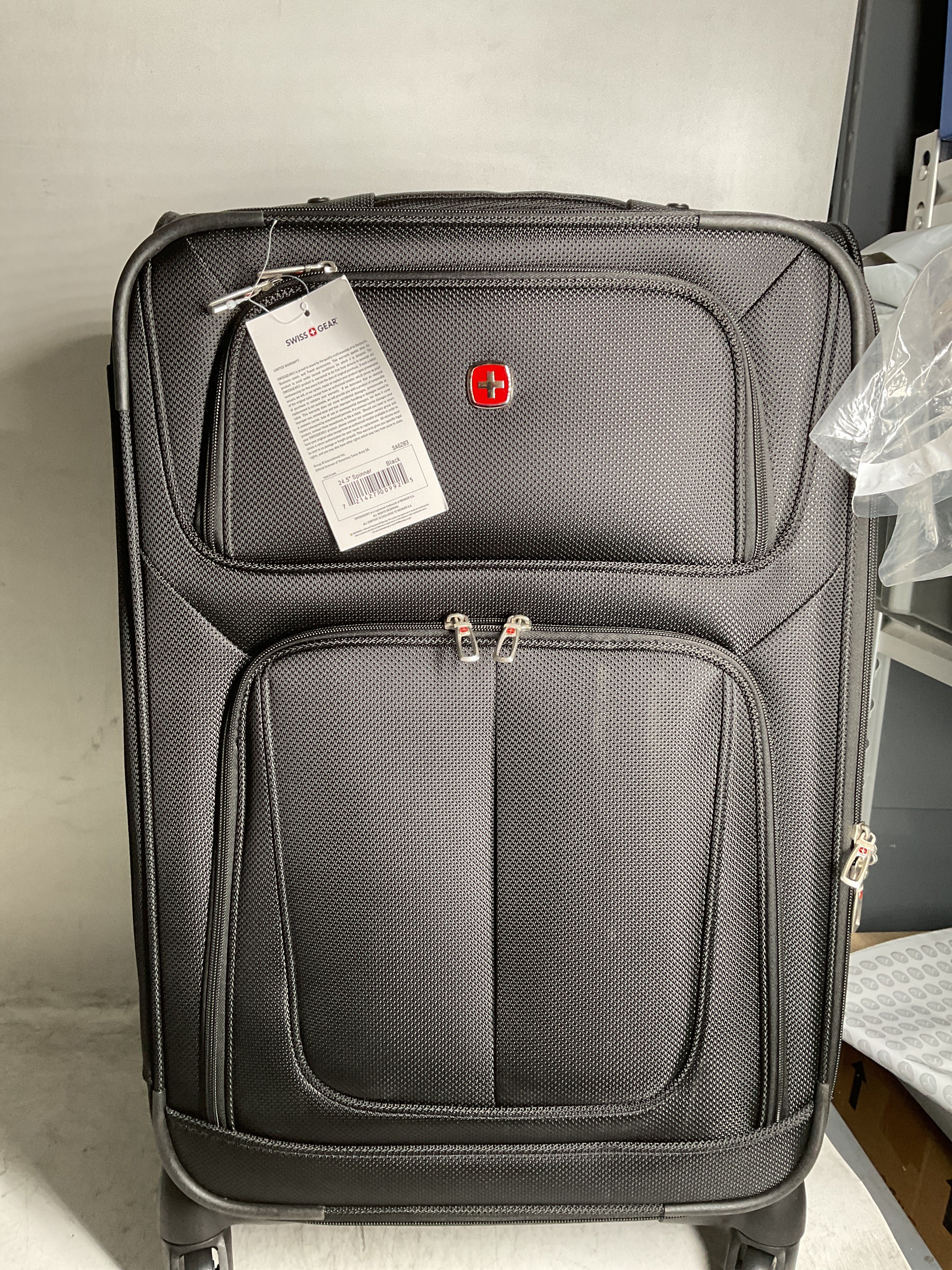 SwissGear Sion Softside Expandable Luggage, Black, Checked-Medium 25-Inch Black Checked-Medium 25-Inch U1