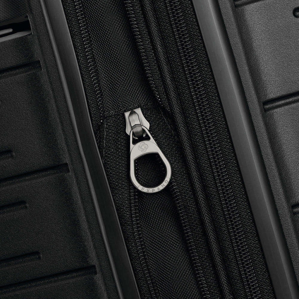 Samsonite Elevation Plus Medium Glider ( Triple Black , One Size ) Triple Black One Size U1