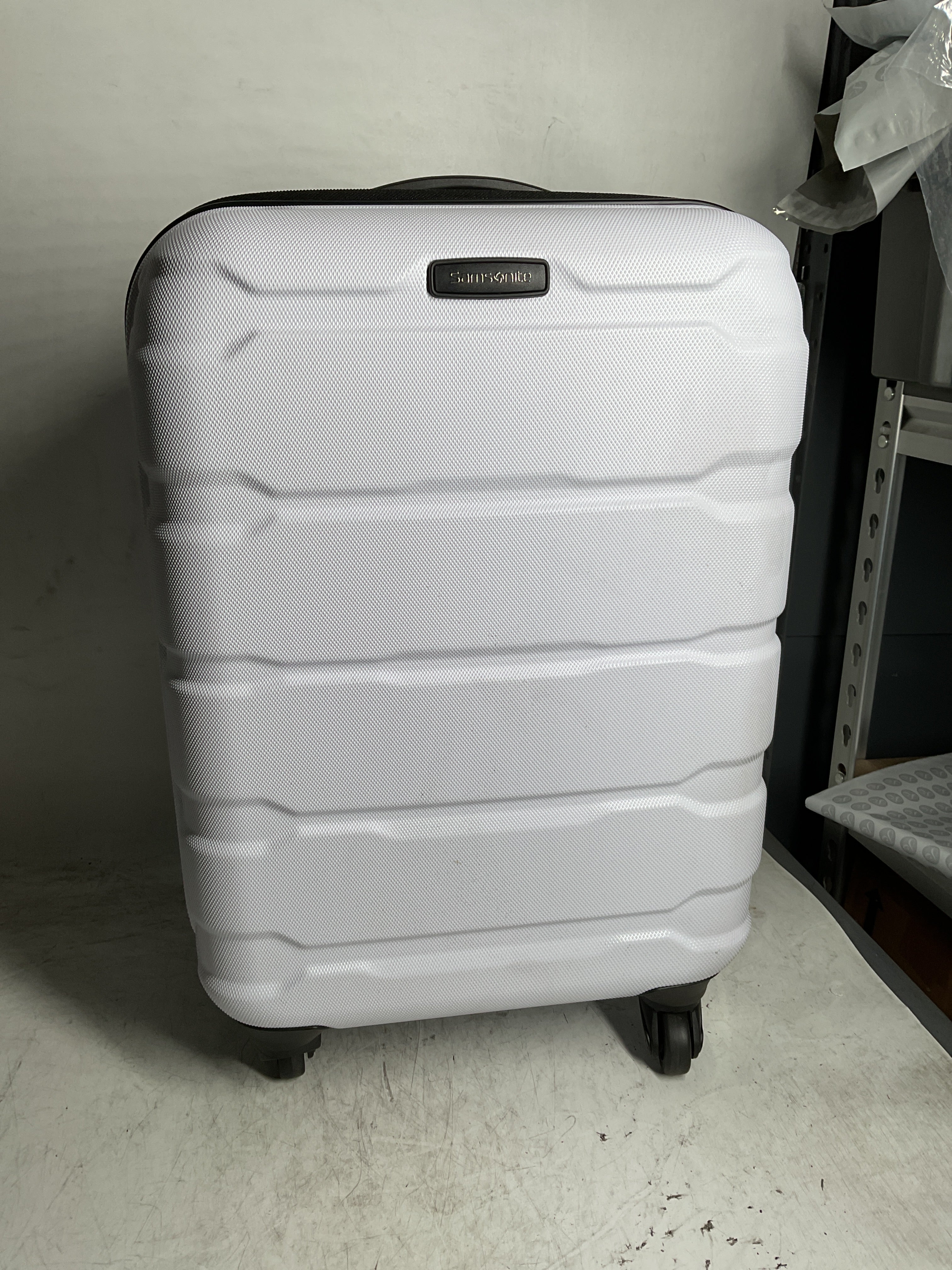 Samsonite Omni PC Hardside Expandable Luggage with Spinner Wheels, Carry-On 20-Inch, White White Carry-On 20-Inch U5