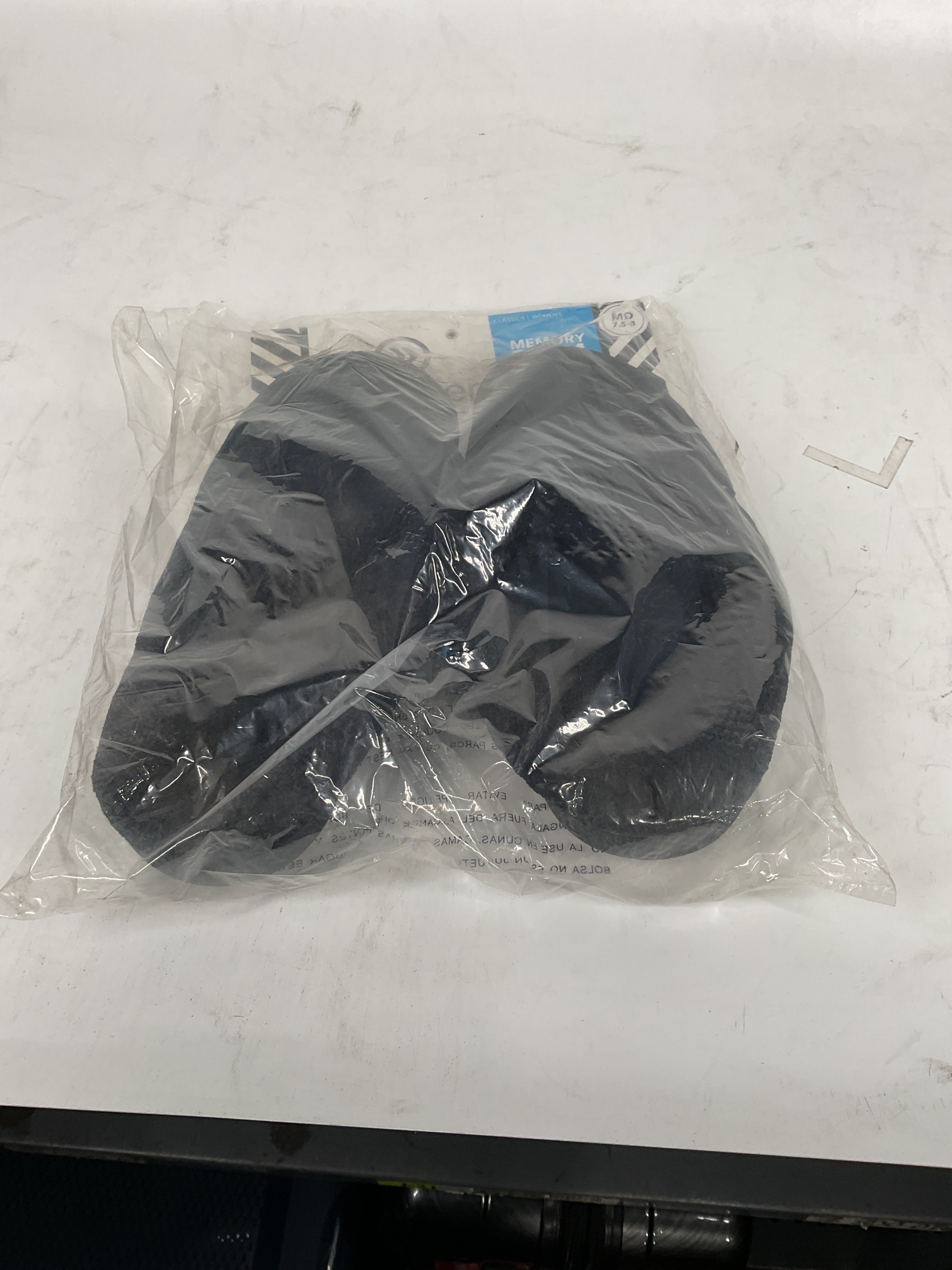 Isotoner Women's Classic Microterry Hoodback Slippers Black/Black 6 5 7 B M US U1