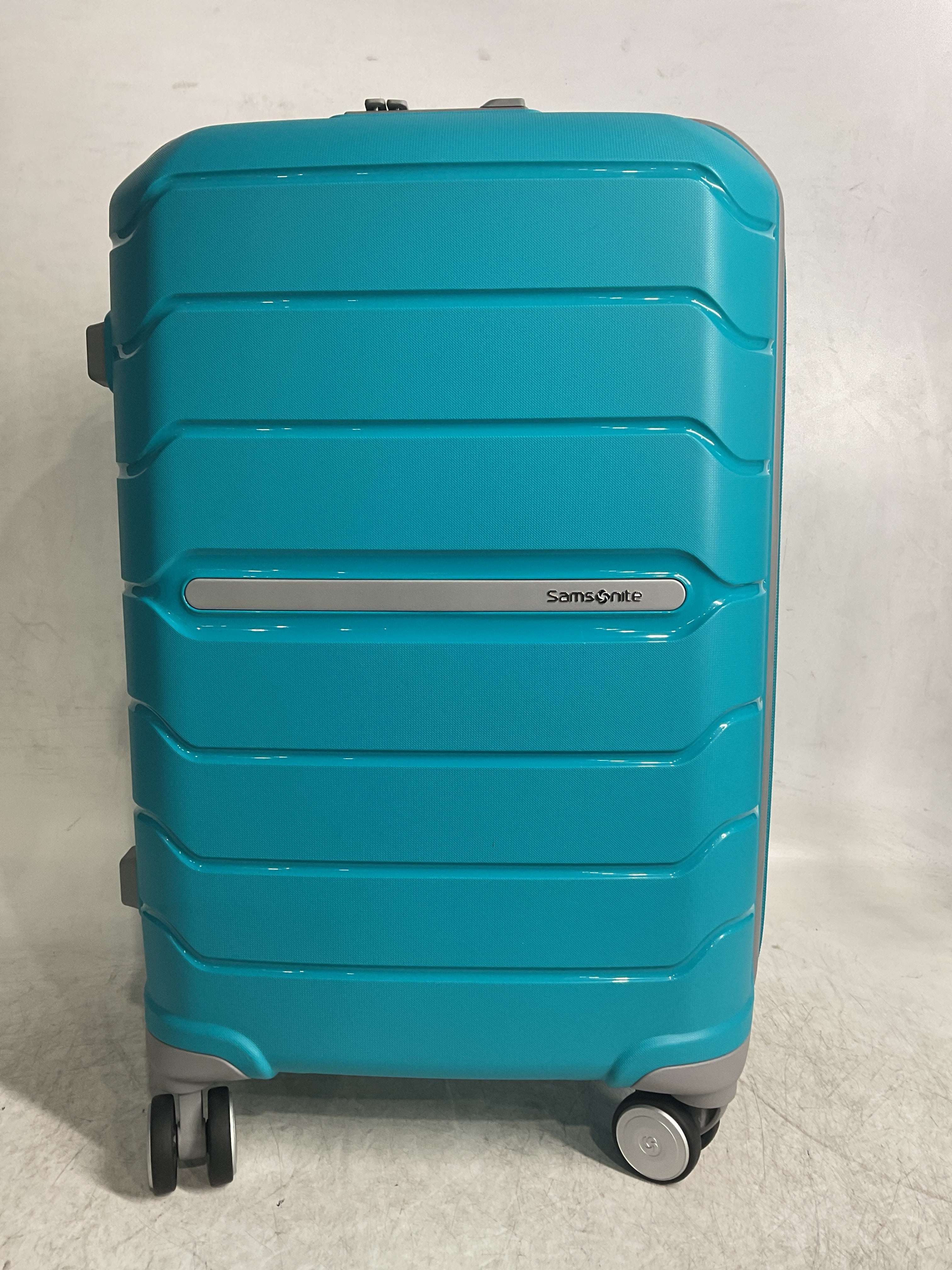 Samsonite Freeform Hardside Carry-On Luggage with Spinner Wheels - Hardshell Suitcase - TSA, Airline-Approved - Expandable Hard Shell, Smooth Rolling Wheels for Lightweight Travel - Ocean Blue Ocean Blue Carry-on Spinner U1