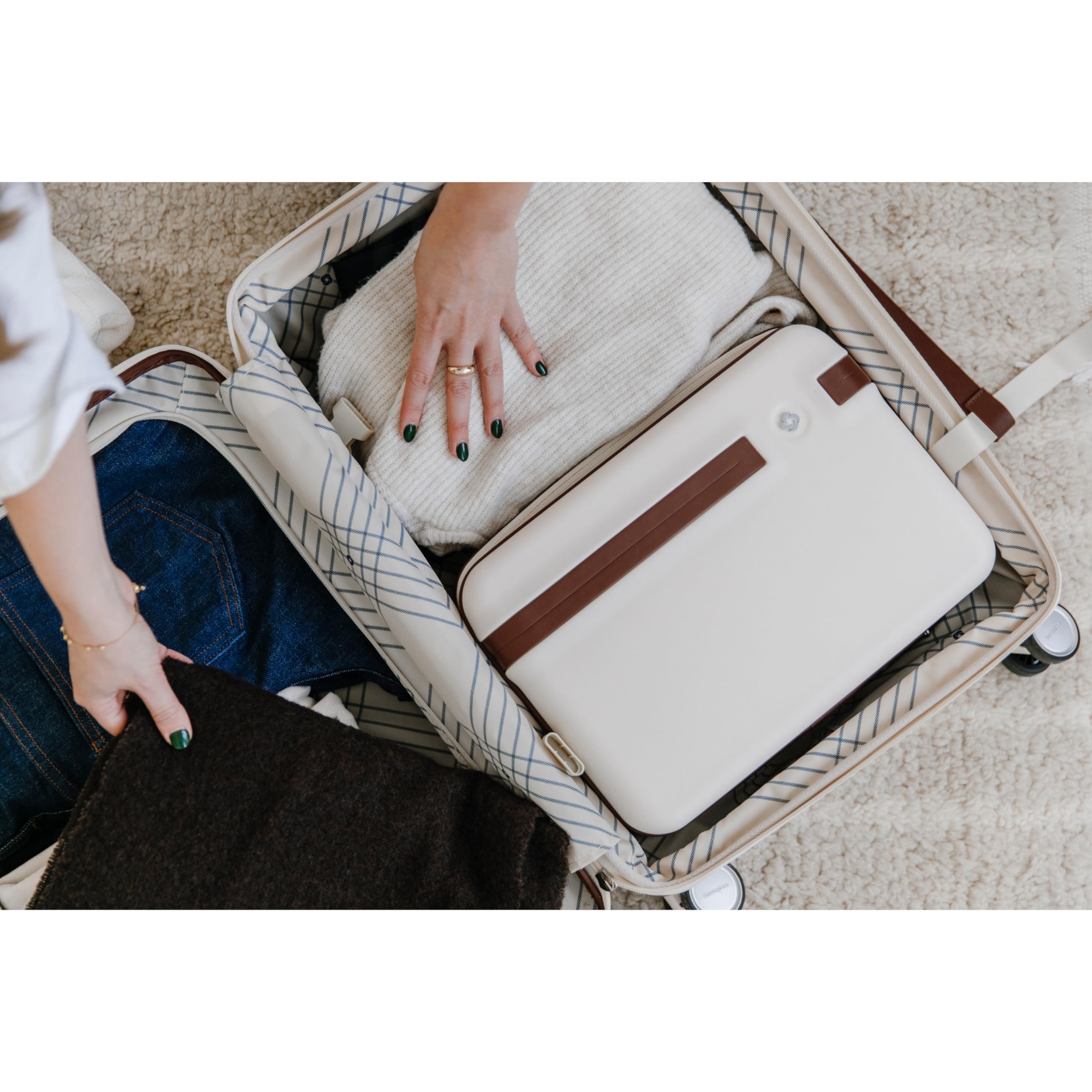 Samsonite Virtuosa Hardside Train Case, Crossbody Travel Makeup Case with Removable Strap ( Off White , One Size ) Off White One Size U1