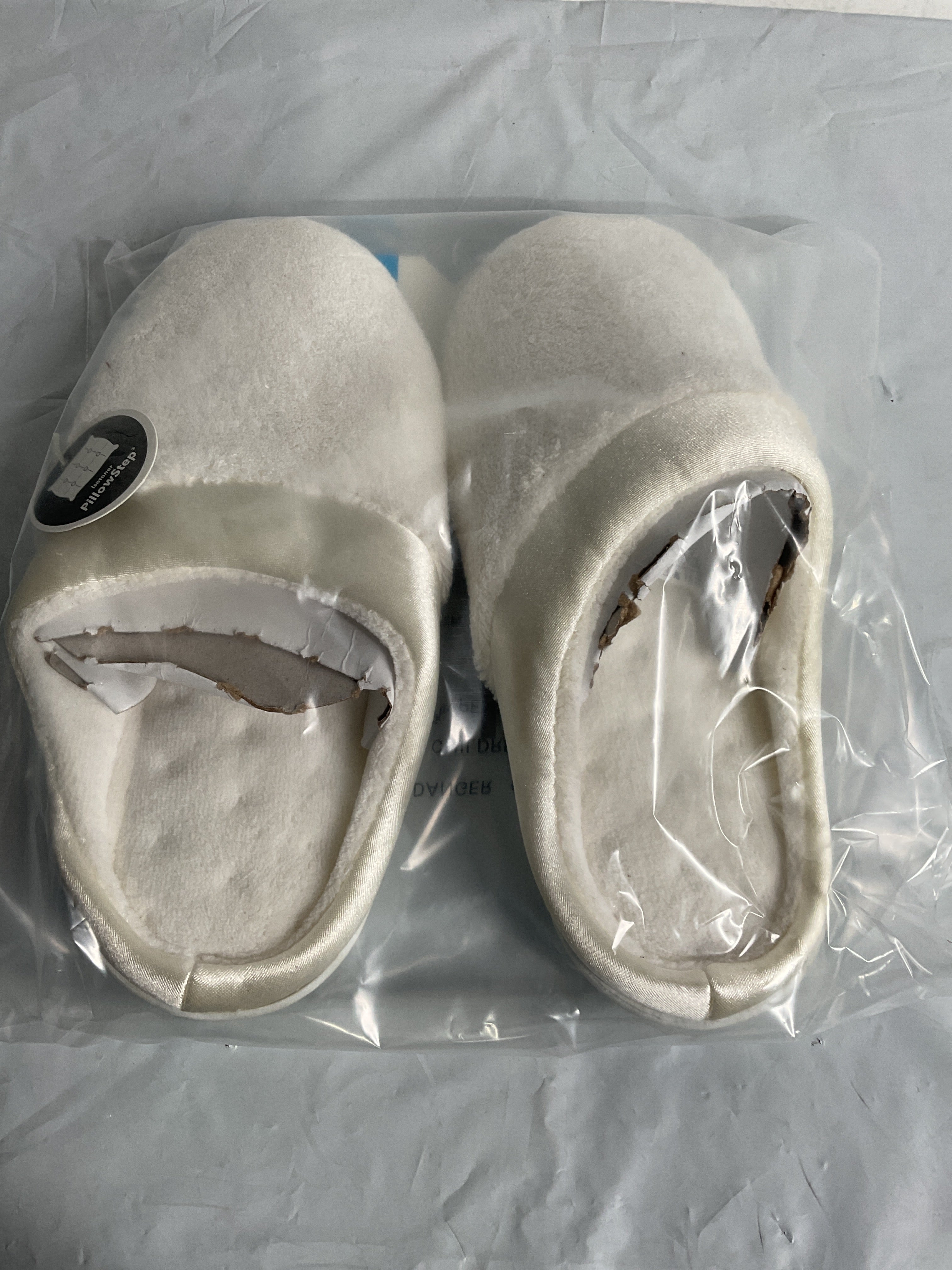 isotoner Women's Microterry PillowStep Satin Cuff Clog Slippers, White, 7.5-8 B(M) US White 7.5-8 U3