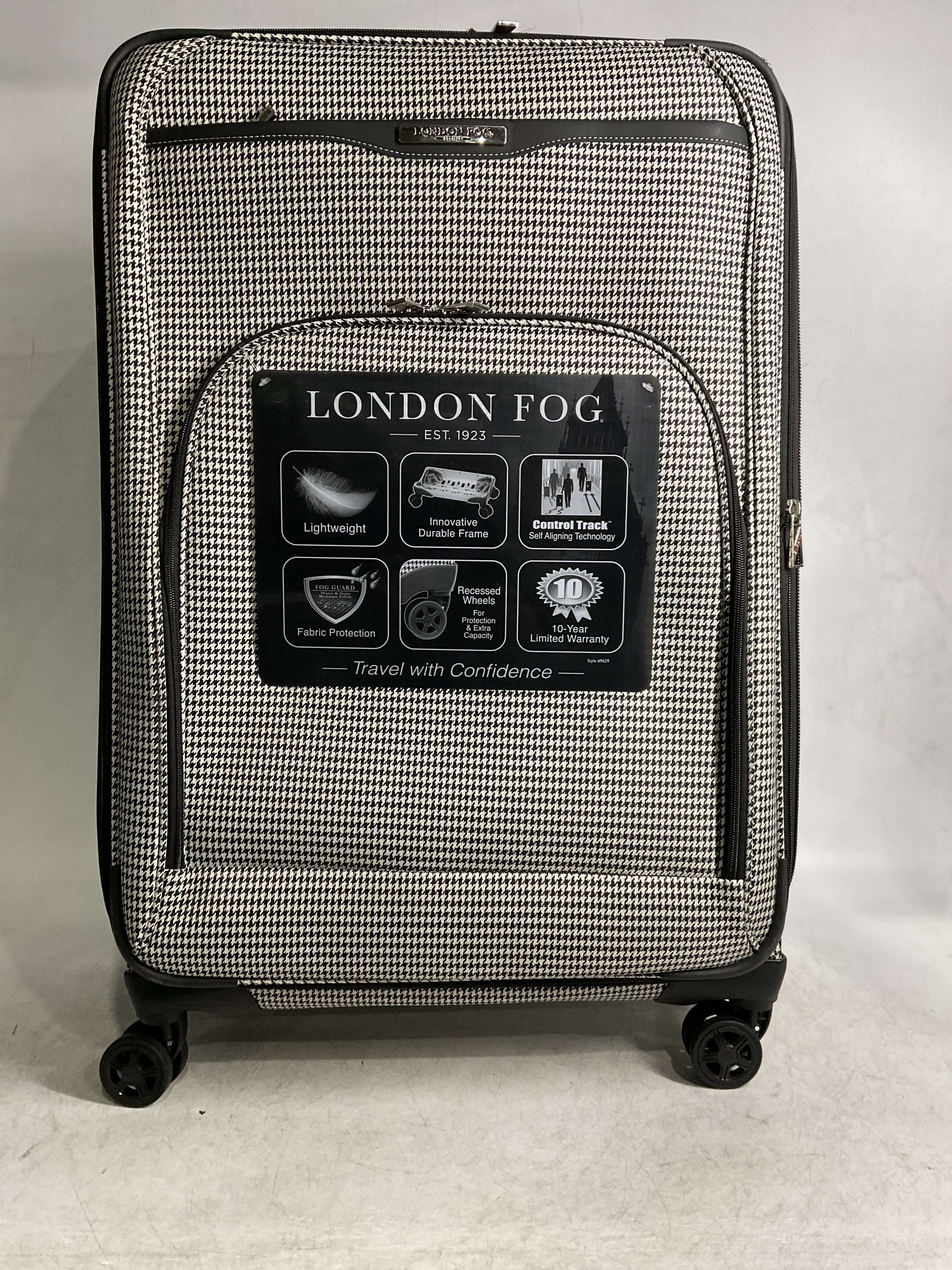 London Fog Oxford III 29" Expandable Spinner Black-White Houndstooth Black-White 29-Inch U2