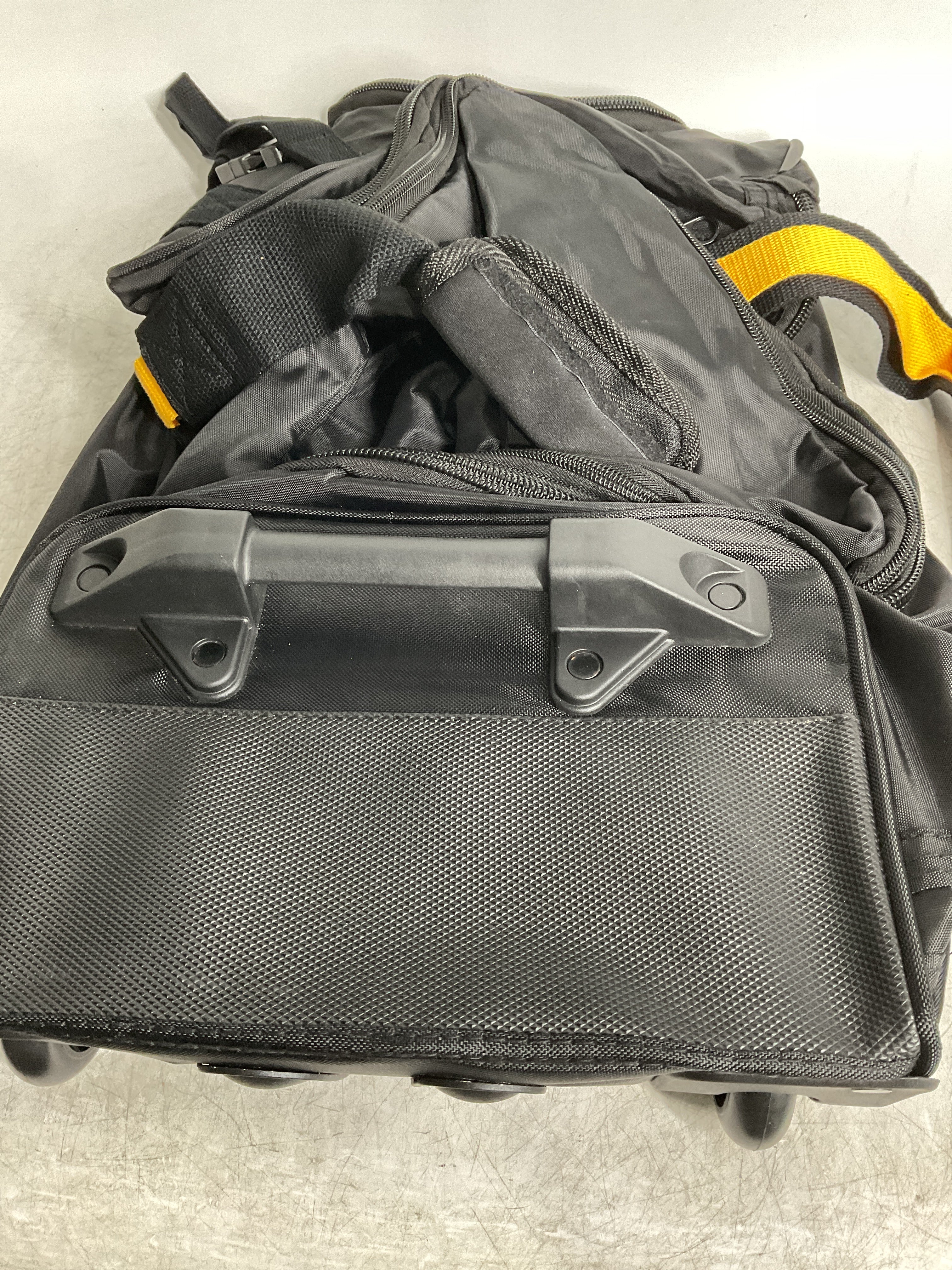 A.SAKS Luggage Lightweight Rolling Trolley Duffel with Wheels ( Black , One Size ) Black One Size U22