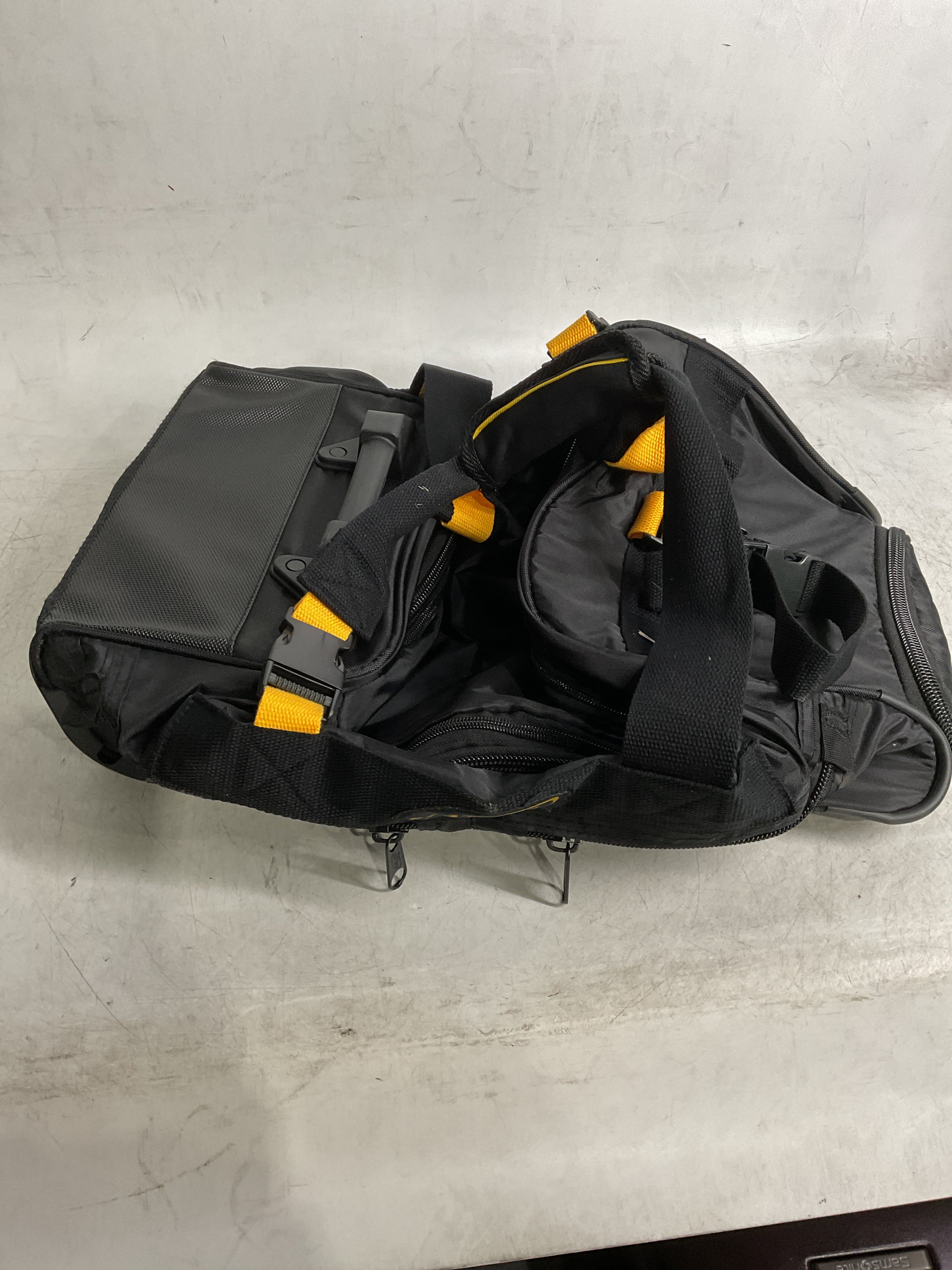 A.SAKS Luggage Lightweight Rolling Trolley Duffel with Wheels ( Black , One Size ) Black One Size U3