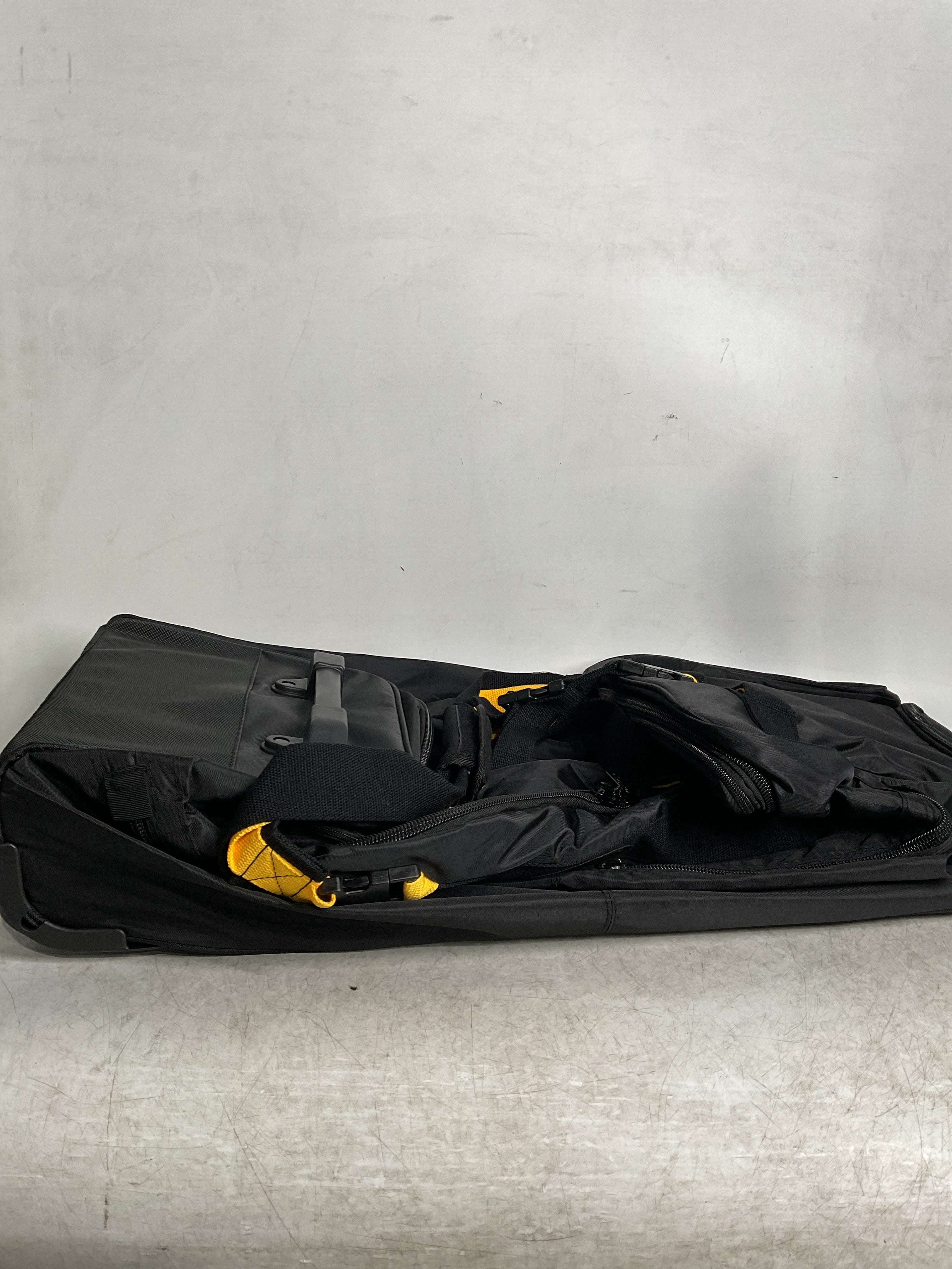 A.SAKS Luggage Lightweight Rolling Trolley Duffel with Wheels ( Black , One Size ) Black One Size U6