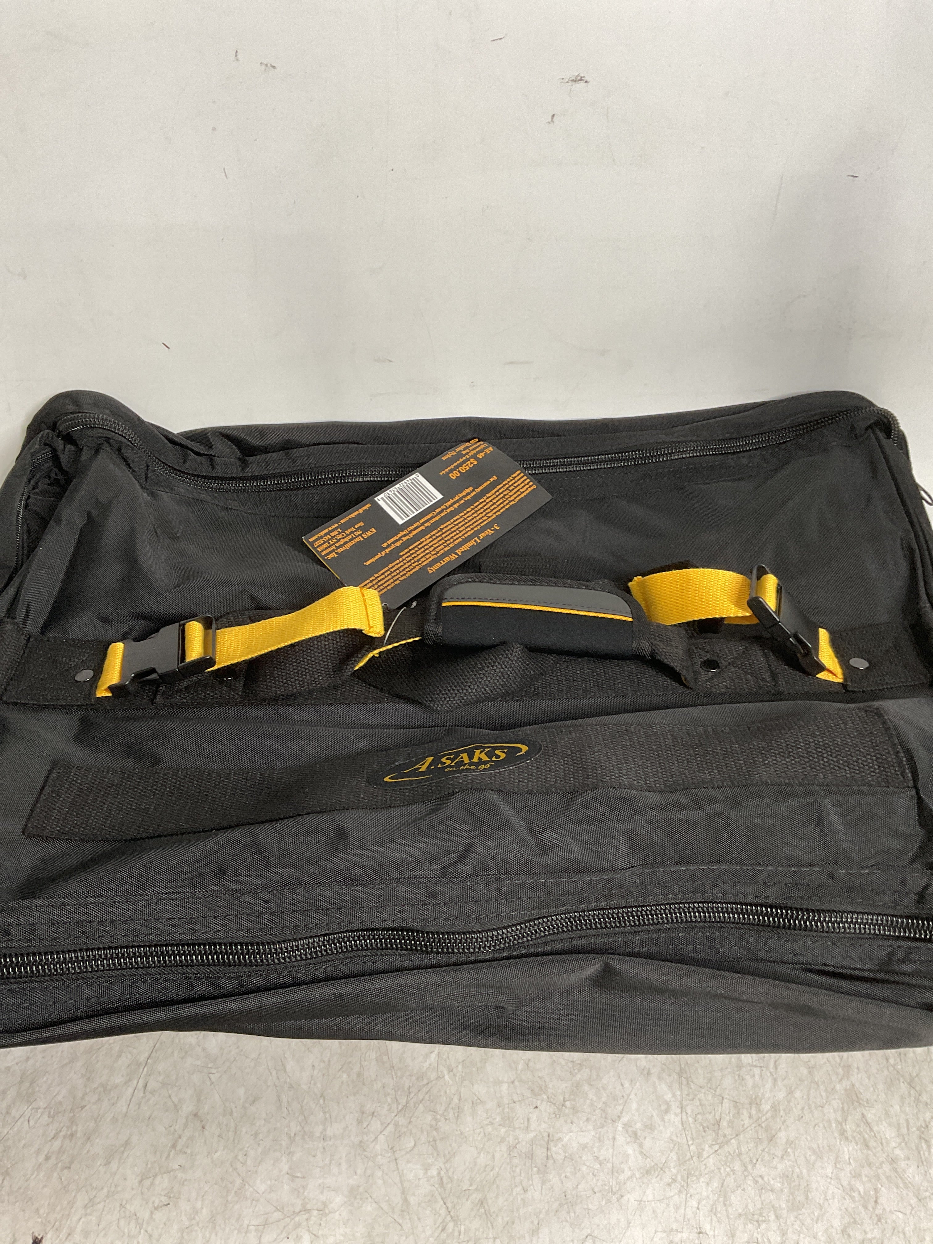 A.Saks EXPANDABLE Garment Bag ( Black , One Size ) Black One Size U12