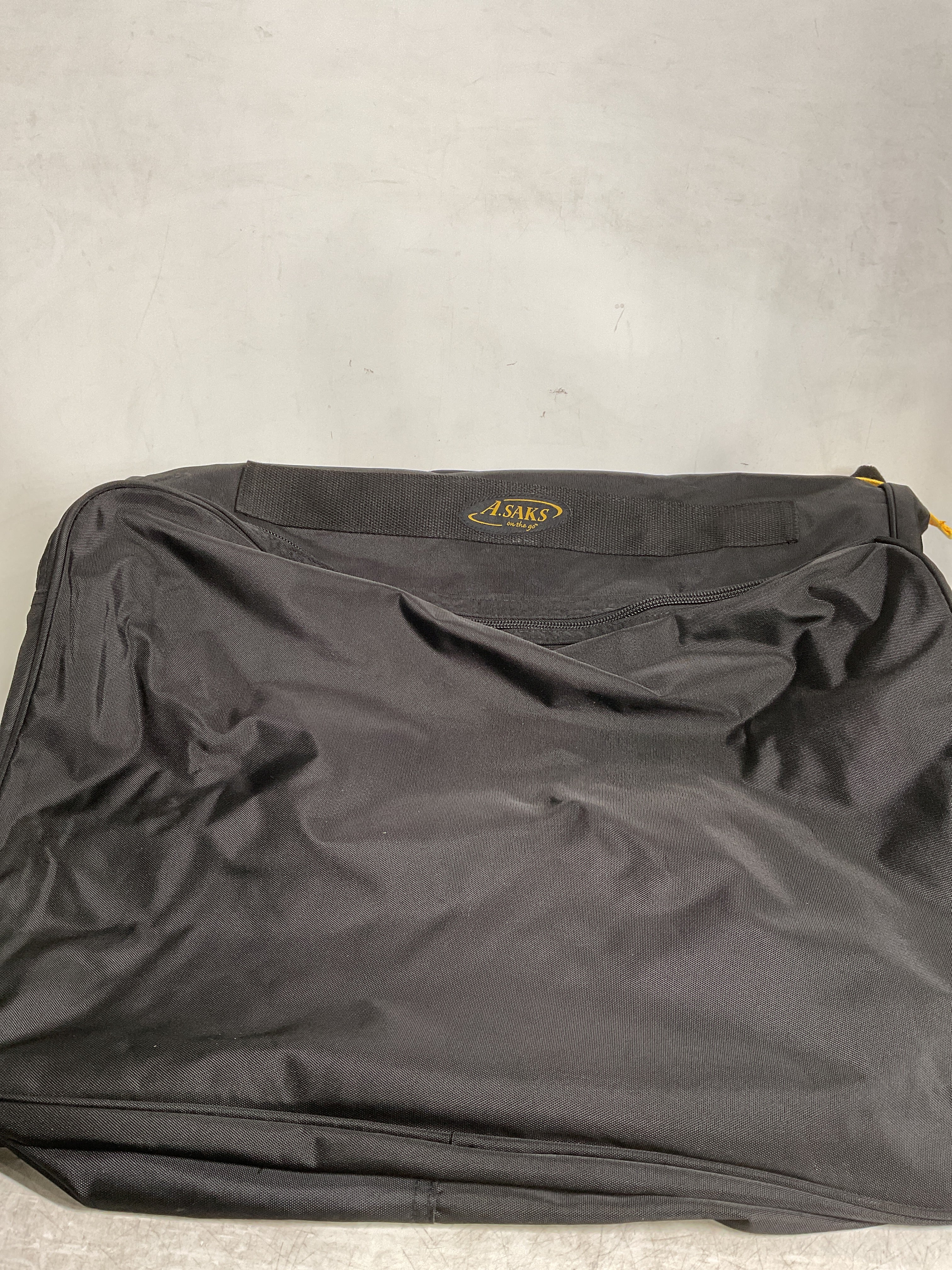 A.Saks EXPANDABLE Garment Bag ( Black , One Size ) Black One Size U5