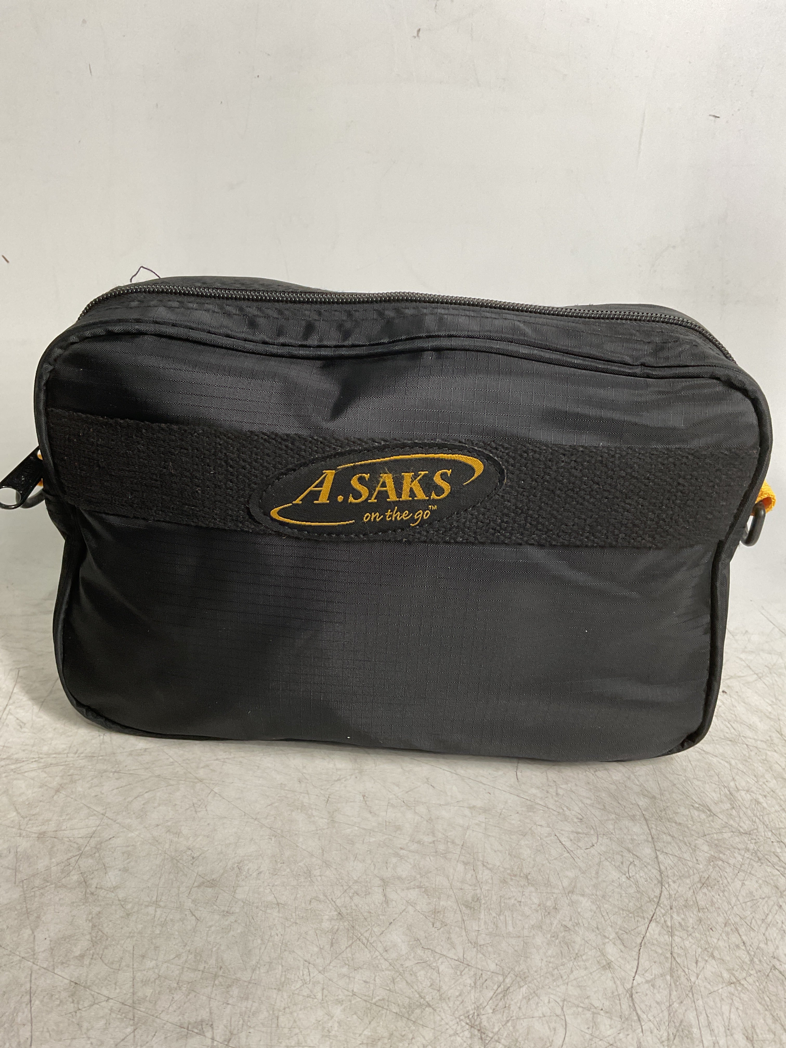 A.SAKS 22” CarryOn Nylon Duffel Bag w/Pouch ( Black , 22-inch ) Black 22 Inch U1