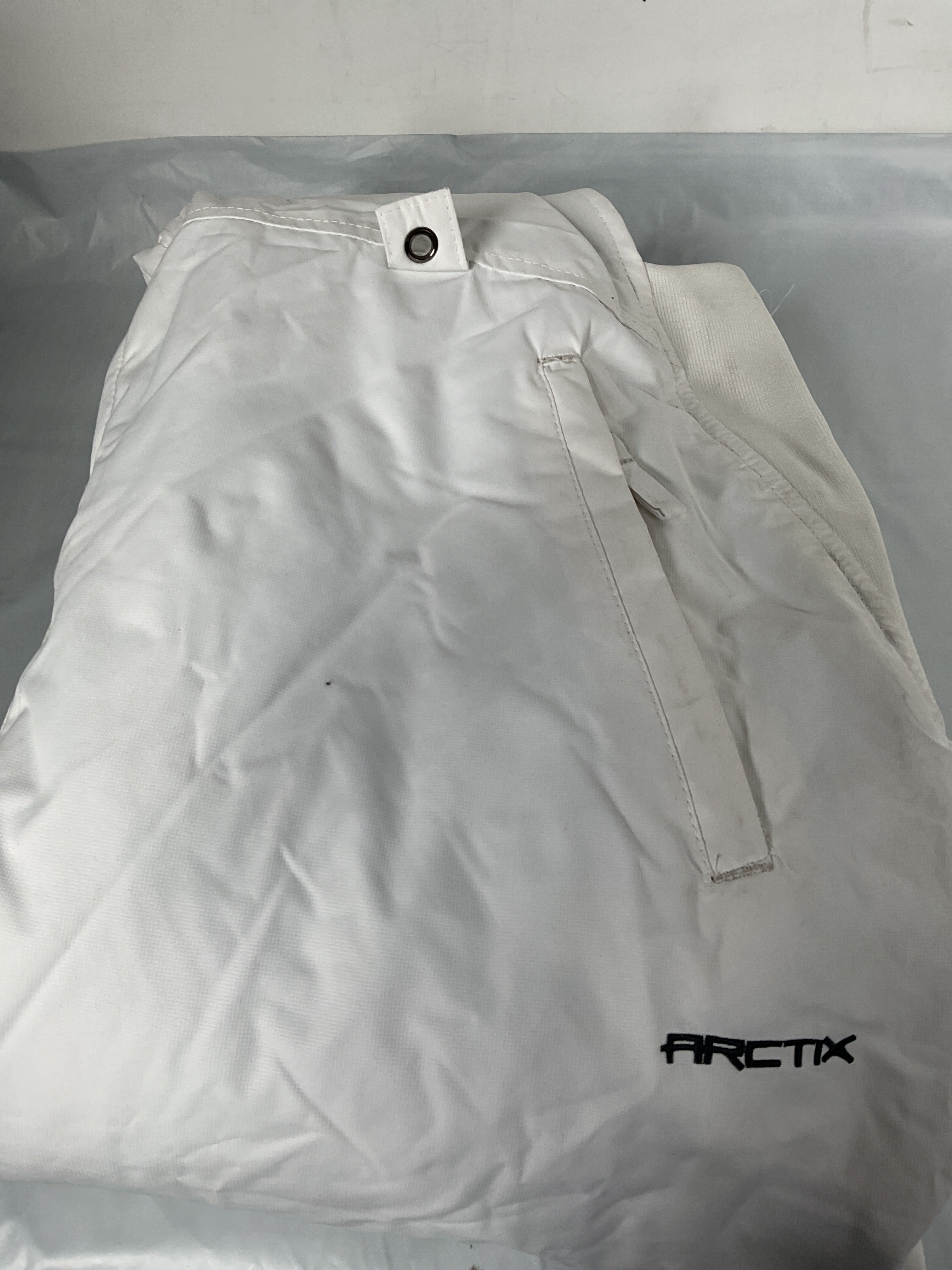 Arctix Women's Essential Bib Overall Regular 31 ( White , 1X Tall ) White 1 X Tall U2