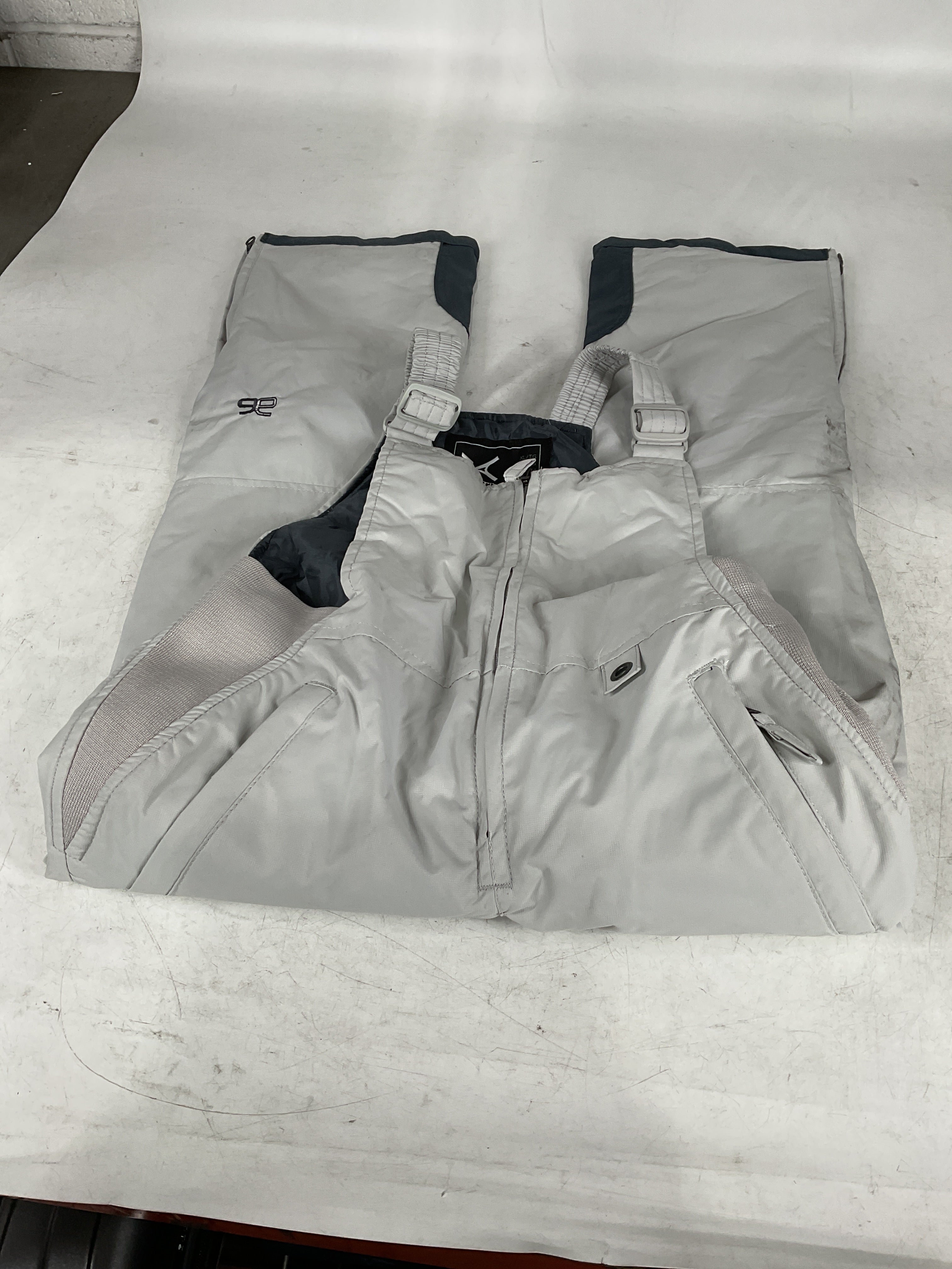 Arctix Women's Essential Bib Overall Regular 31 U3