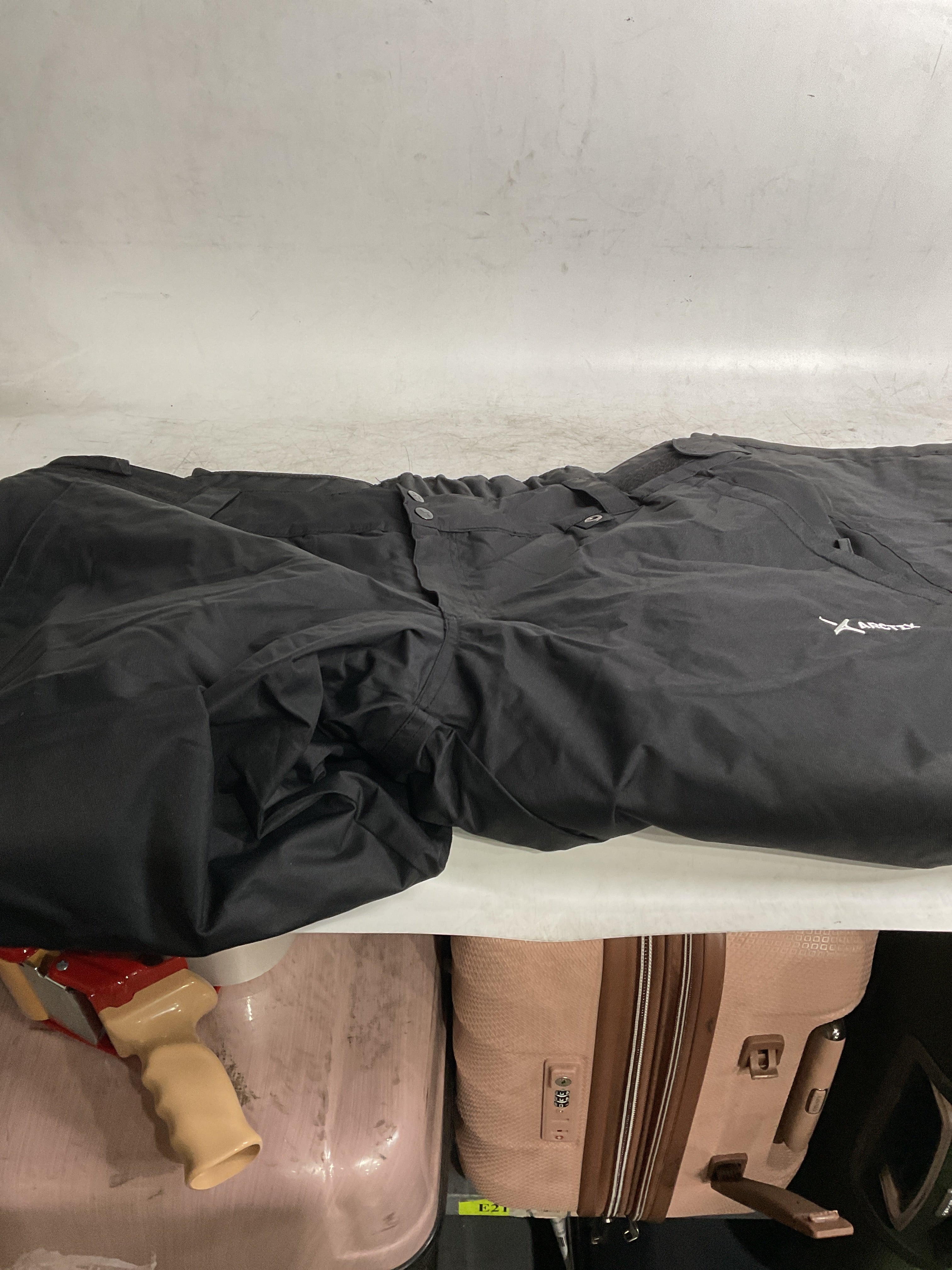 Arctix Women's Essential Insulated Snow Pant ( Black , 4X Short ) Black 4 X Short U4